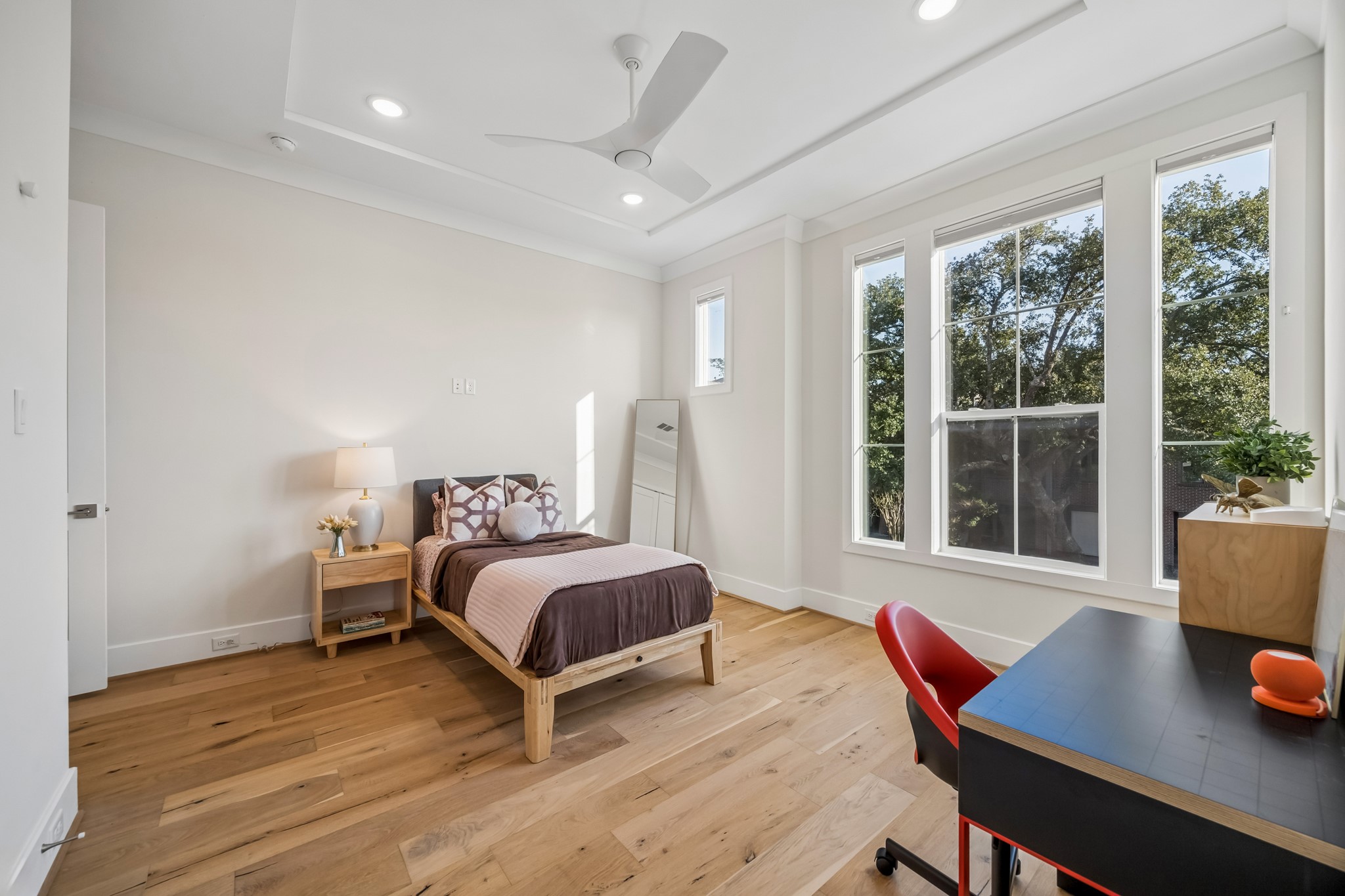 2432 Wroxton Road, Houston, TX 77005