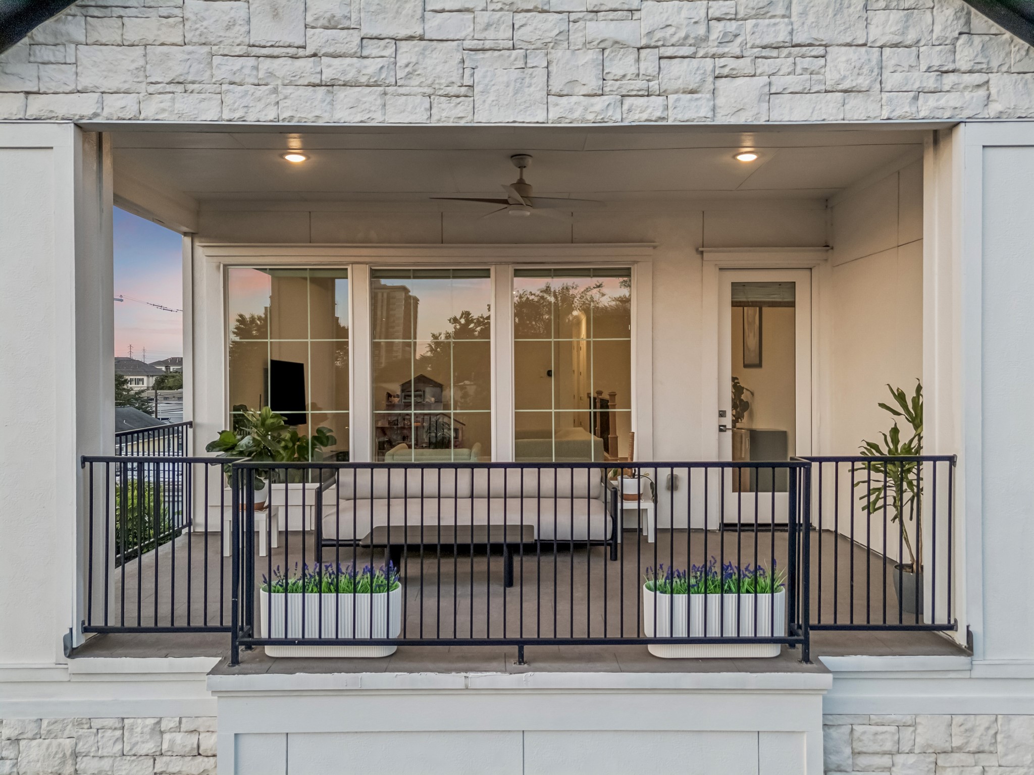 2432 Wroxton Road, Houston, TX 77005