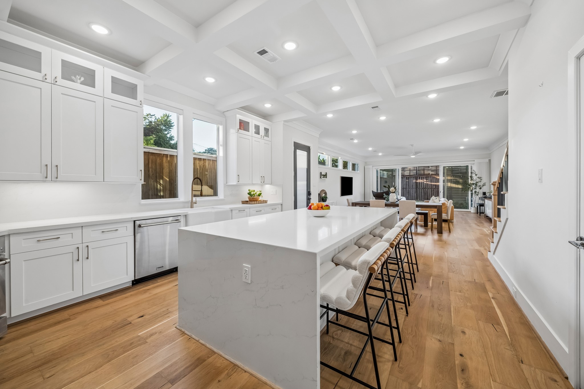 2432 Wroxton Road, Houston, TX 77005