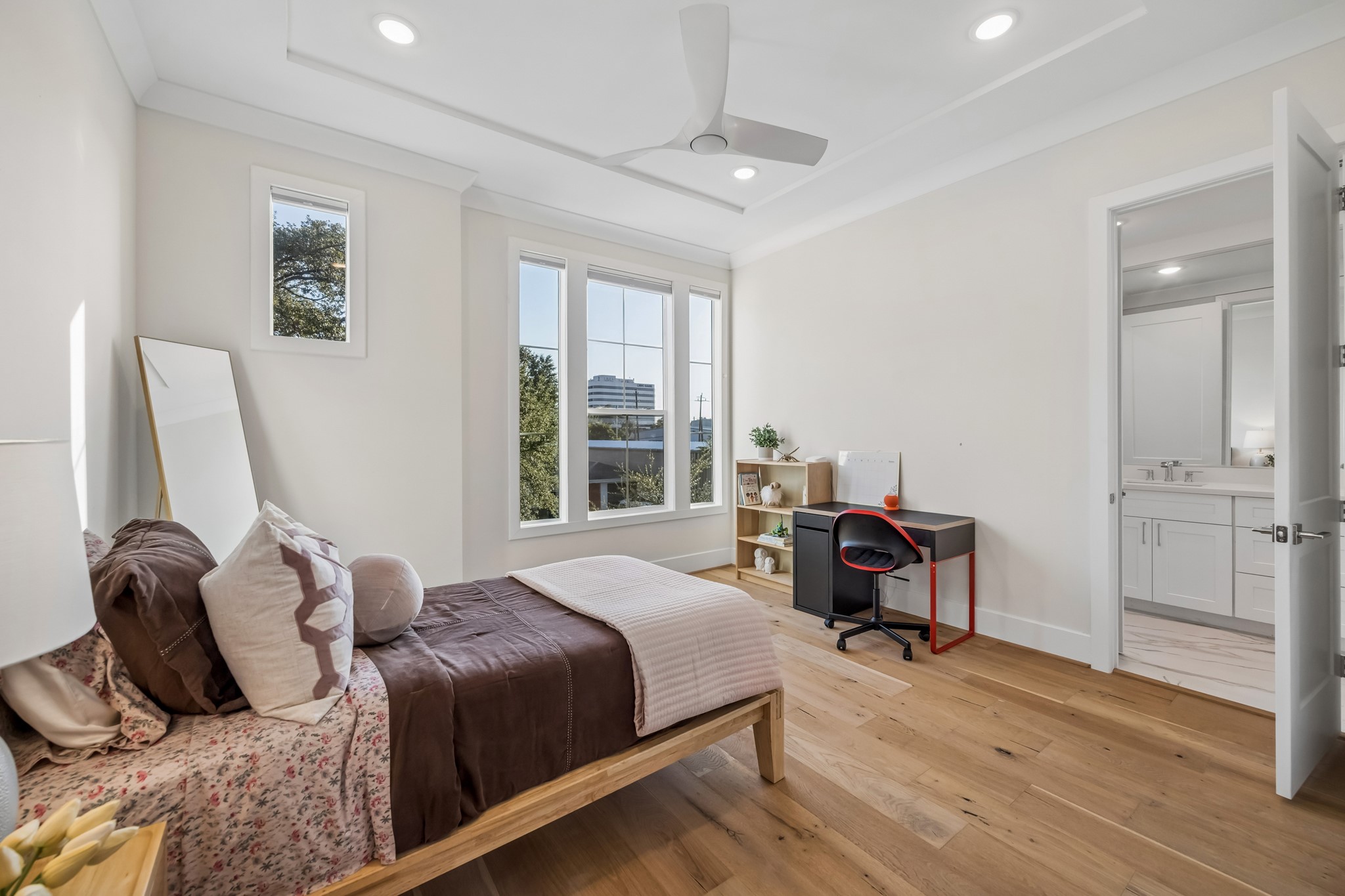 2432 Wroxton Road, Houston, TX 77005