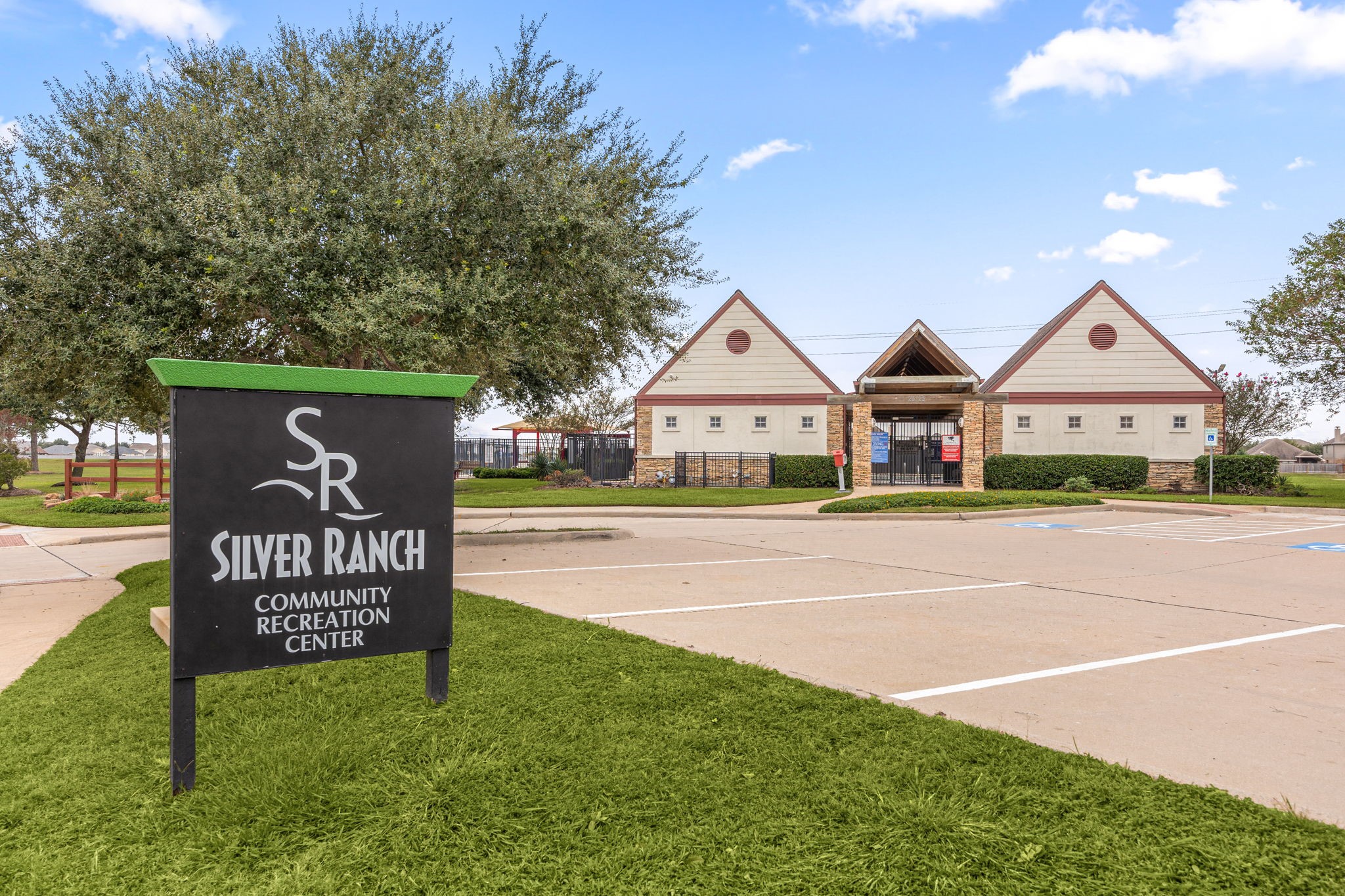 The Silver Ranch Community Recreation Center provides residents with access to a neighborhood pool area and splash pad. Additional amenities include a second pool area, tennis court, playground, walking trails, and park.