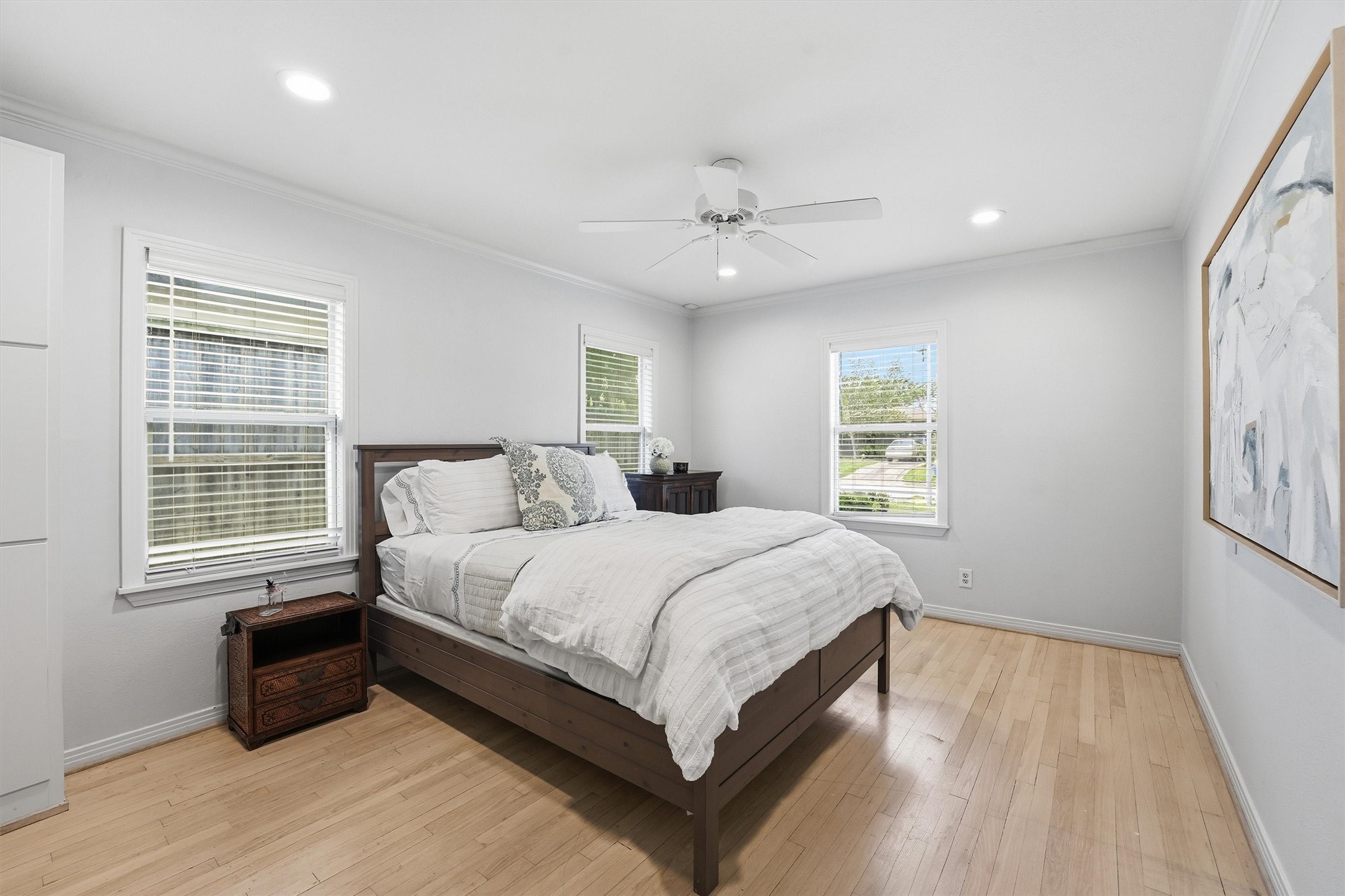 Secondary bedroom