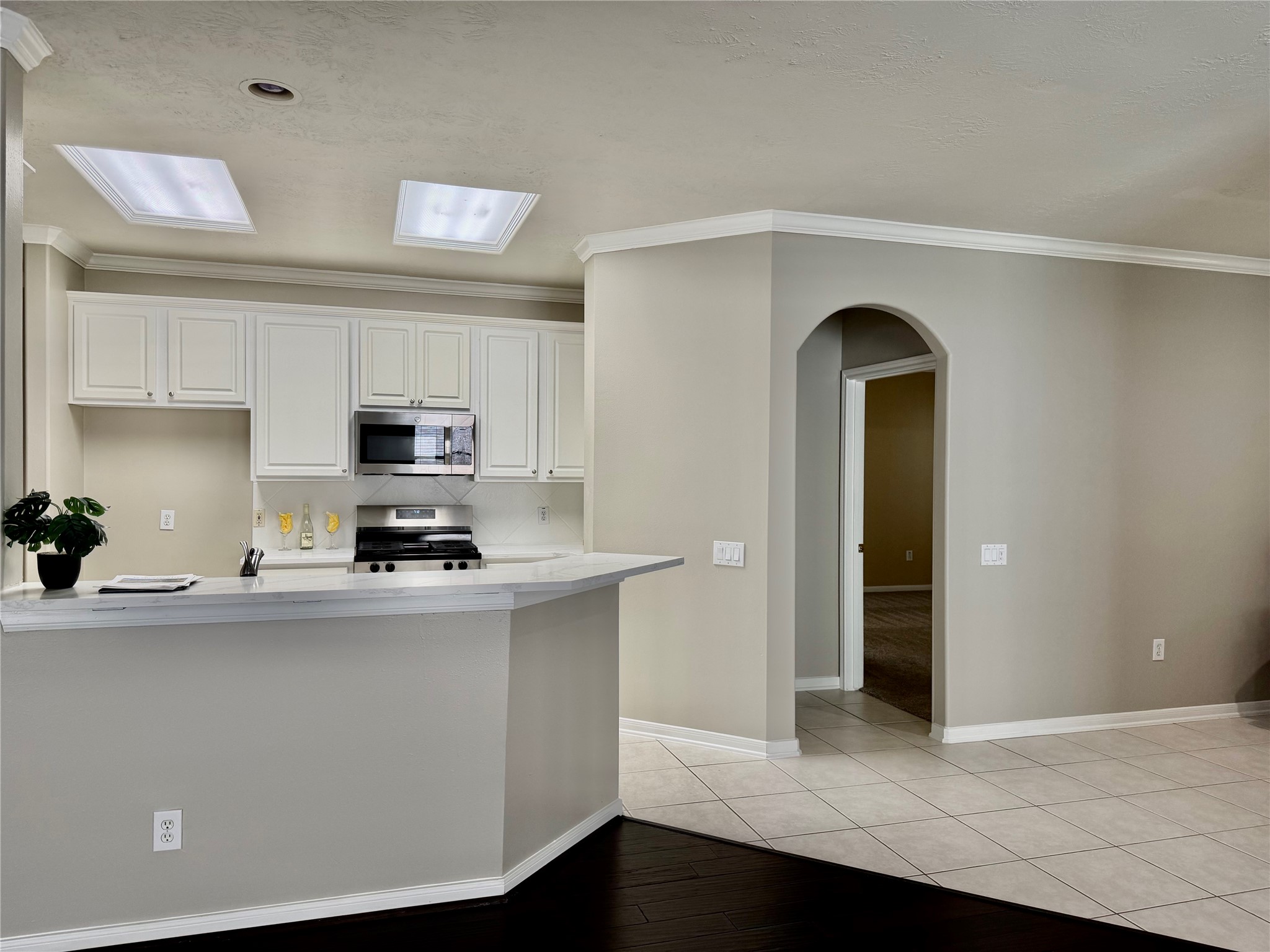 Split floorpan with master bedroom in the back of the home Split floorpan with master bedroom in the back of the home