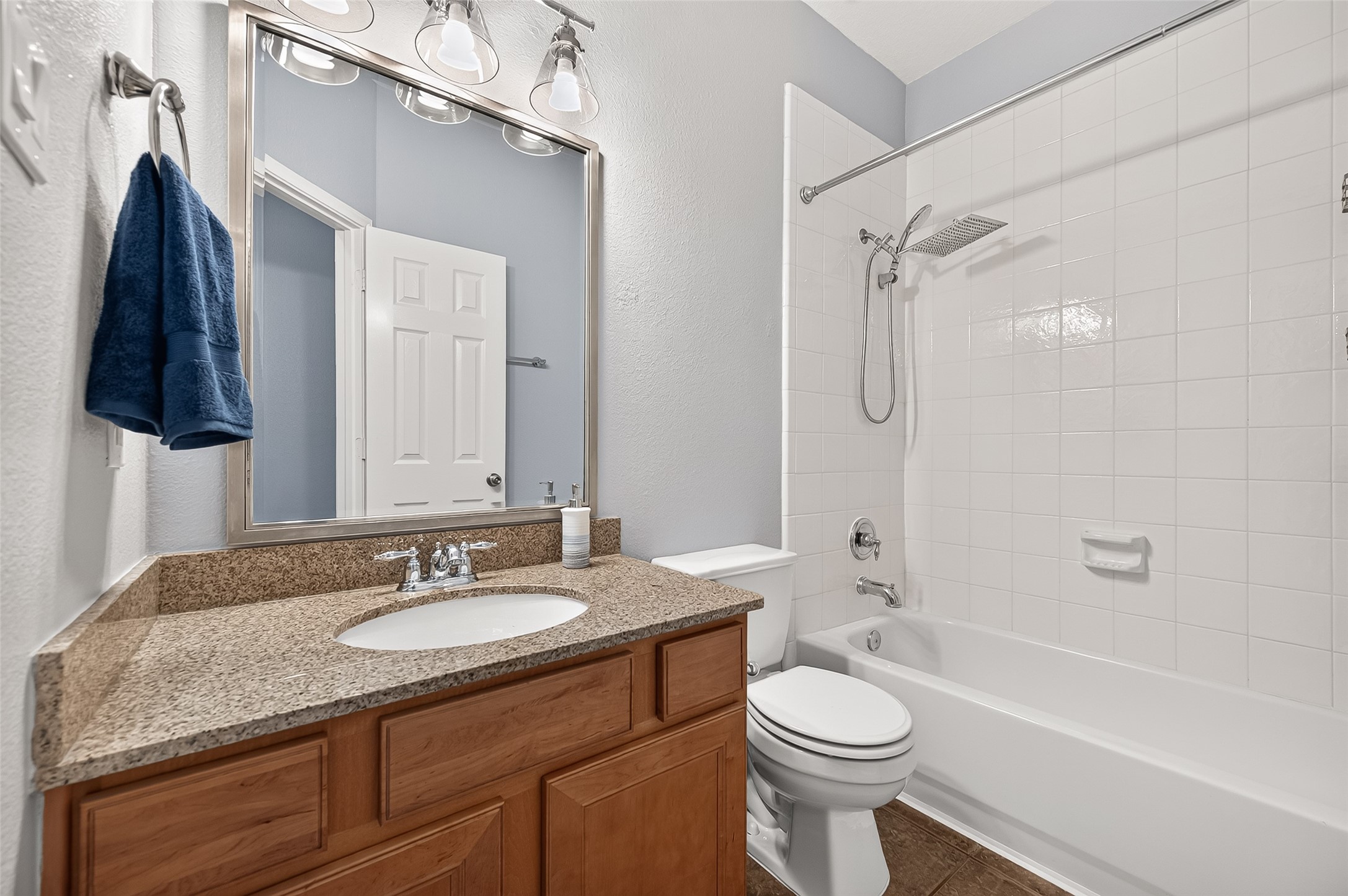 405 Wickford Court, League City, TX 77573