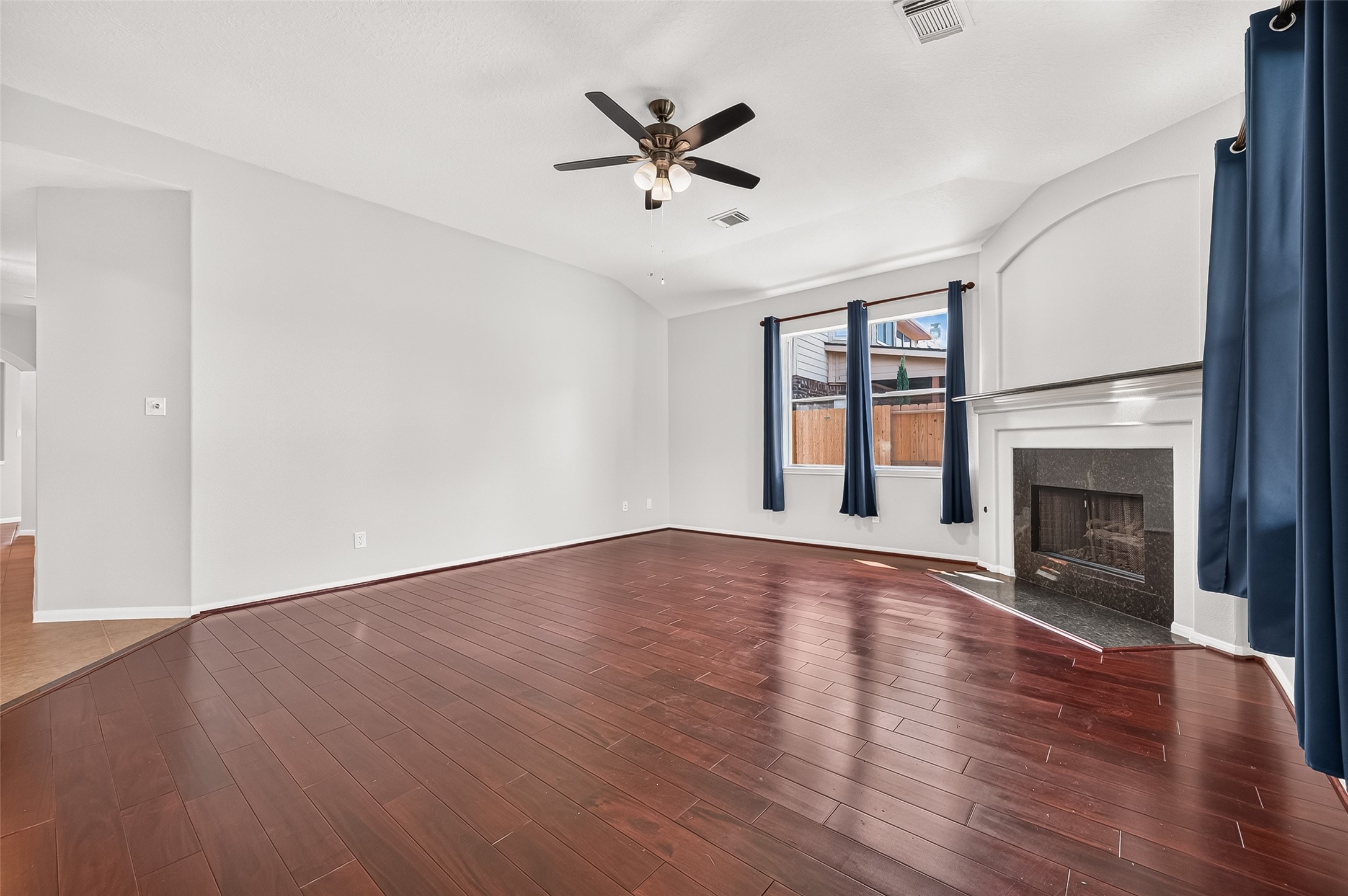 405 Wickford Court, League City, TX 77573