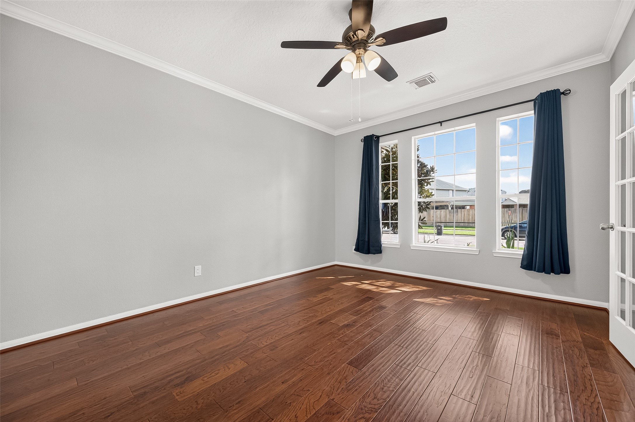 405 Wickford Court, League City, TX 77573