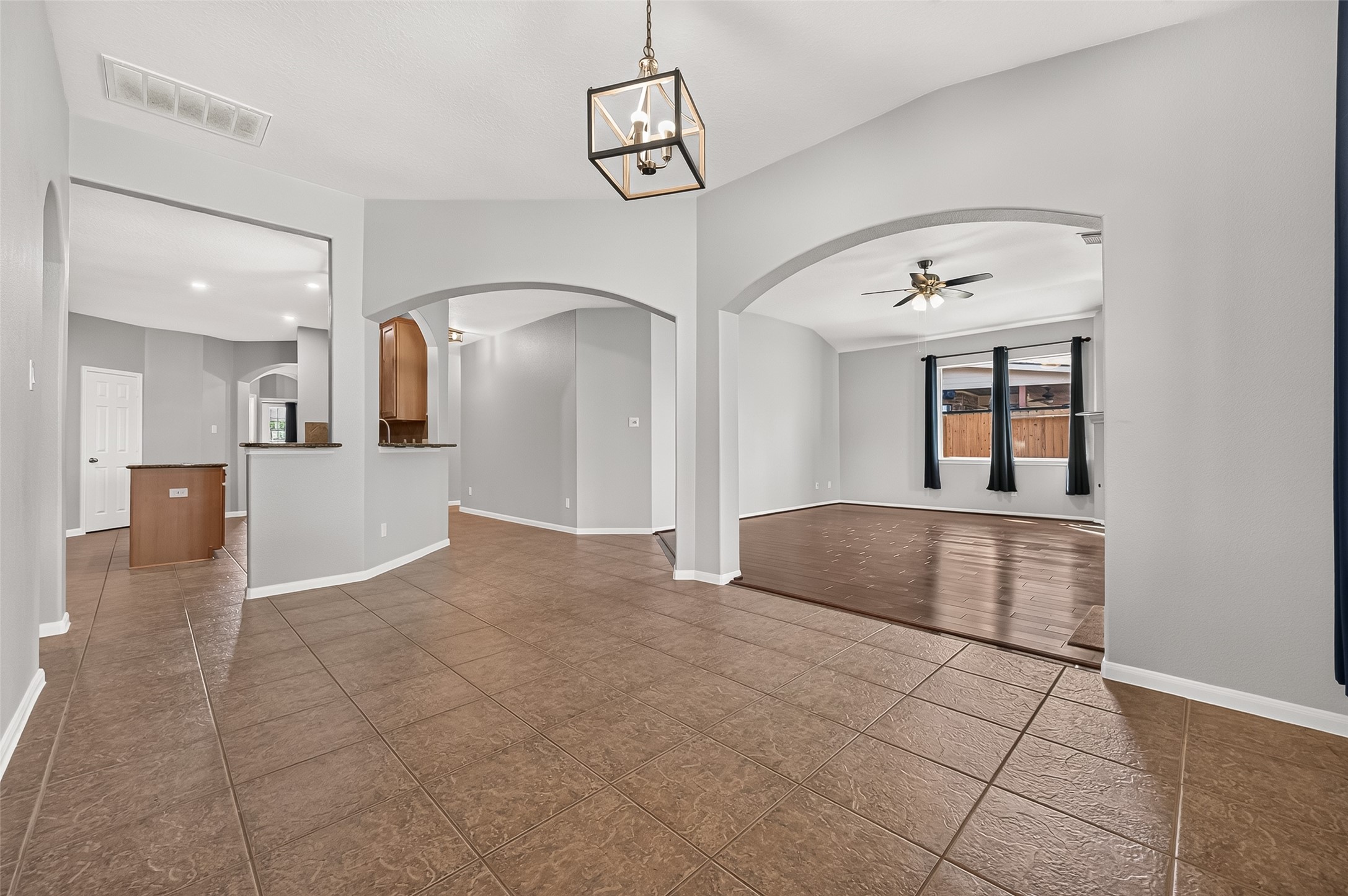 405 Wickford Court, League City, TX 77573