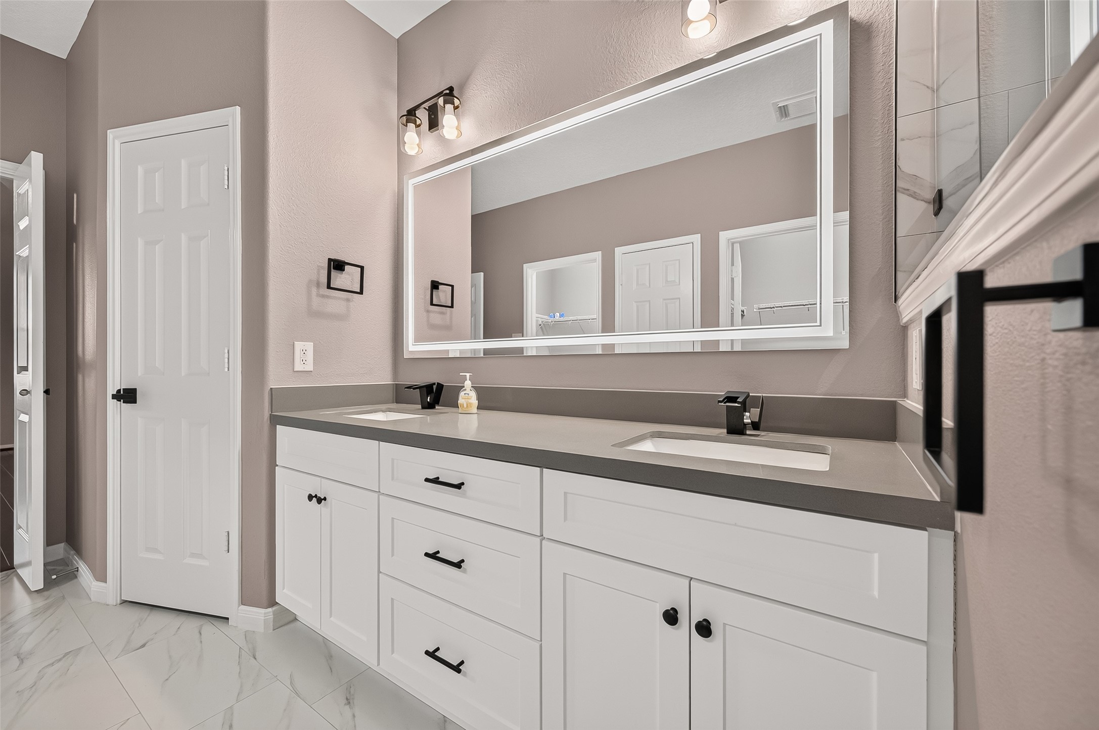 405 Wickford Court, League City, TX 77573
