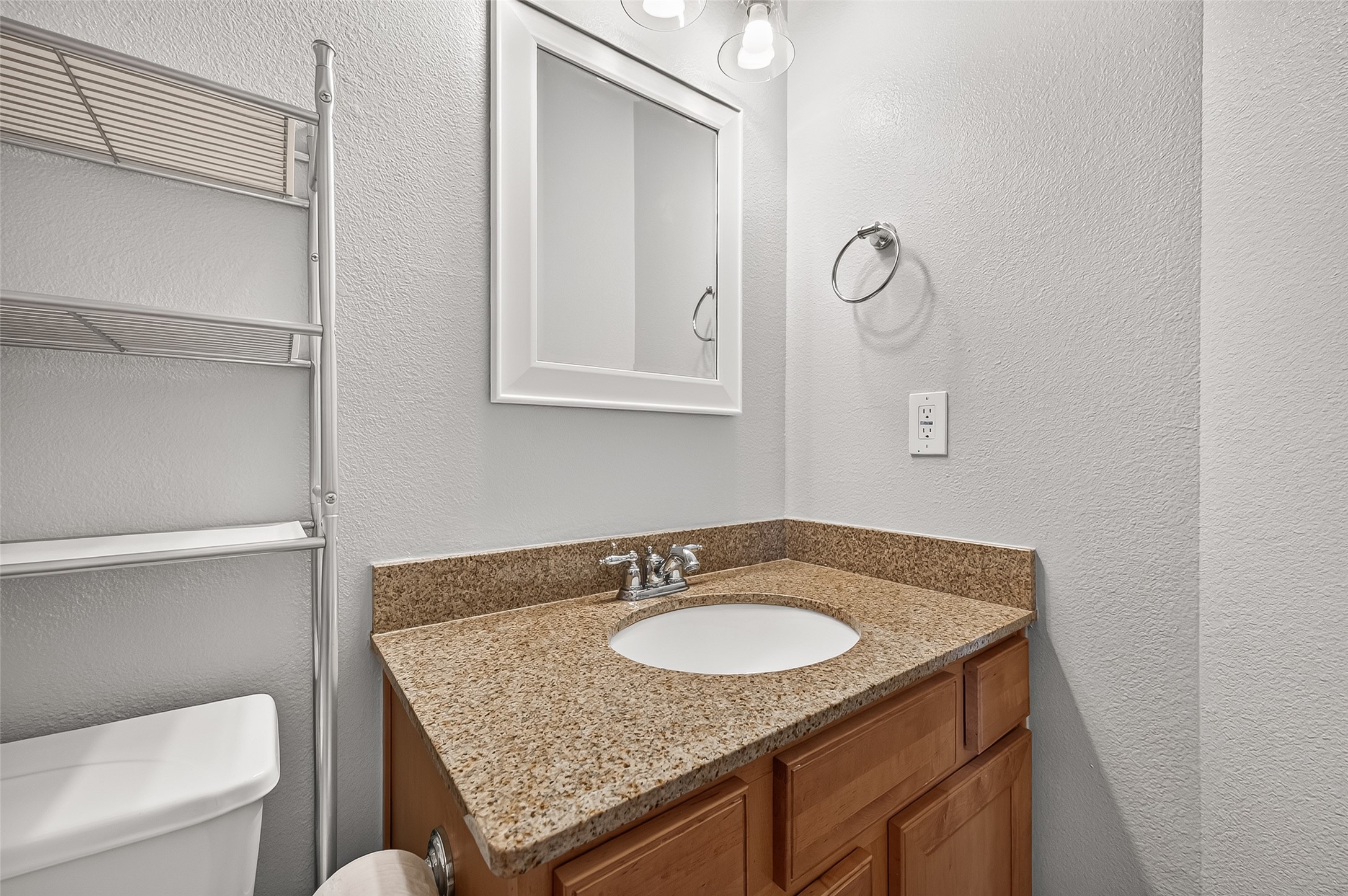 405 Wickford Court, League City, TX 77573