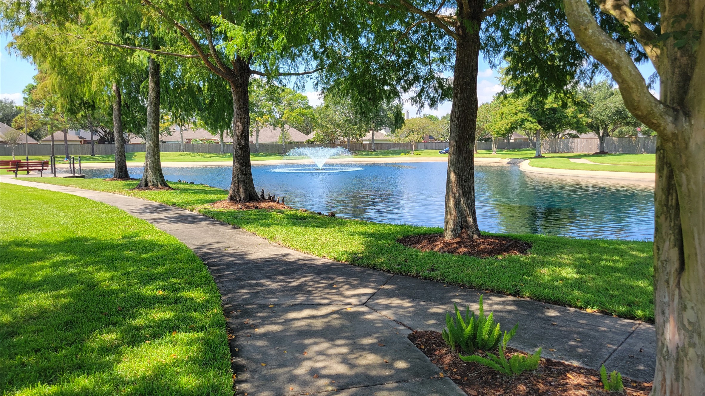 405 Wickford Court, League City, TX 77573