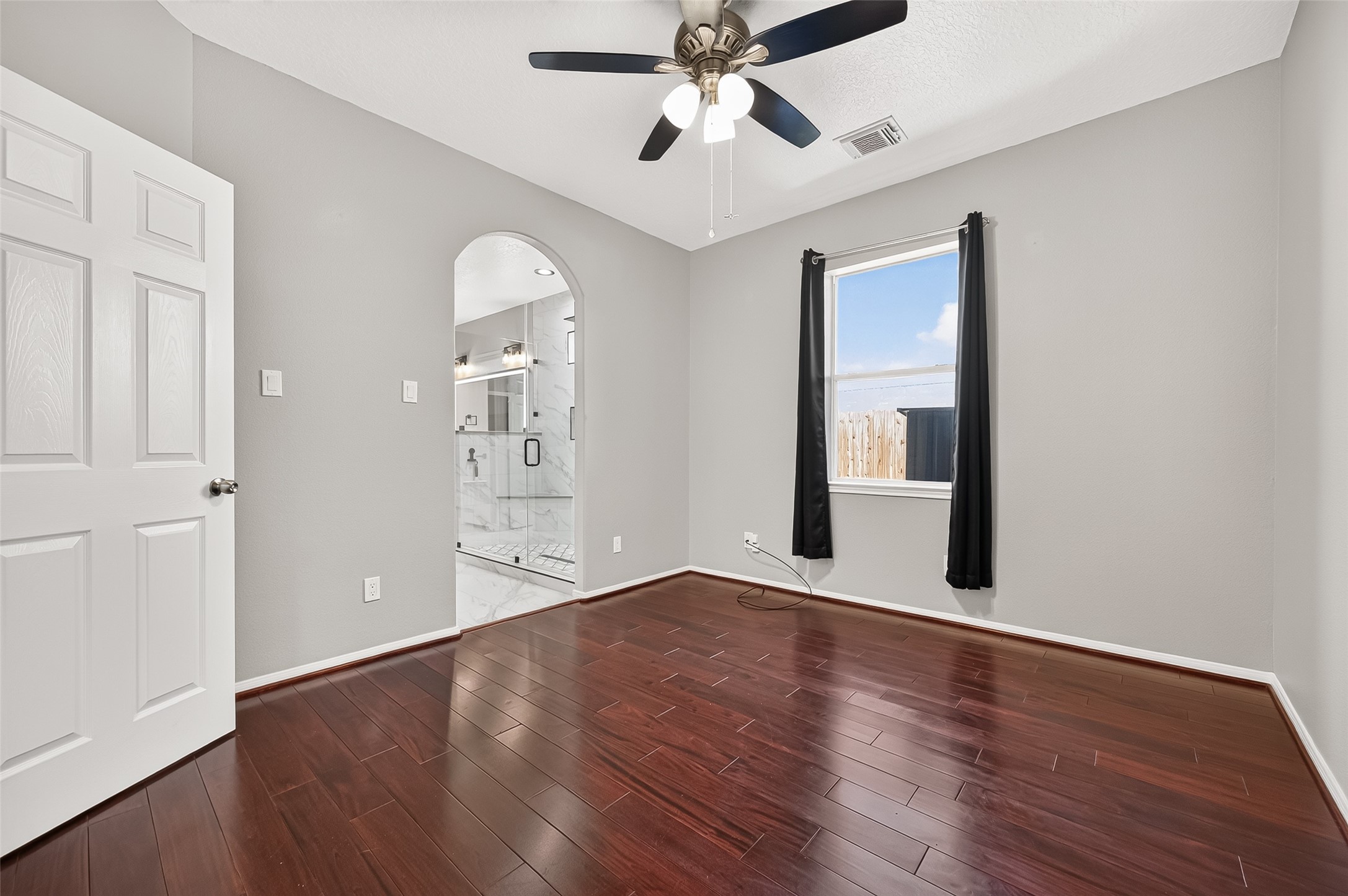 405 Wickford Court, League City, TX 77573