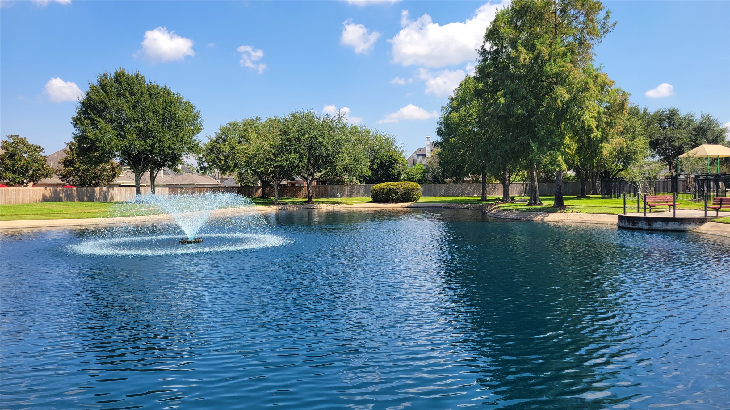 405 Wickford Court, League City, TX 77573