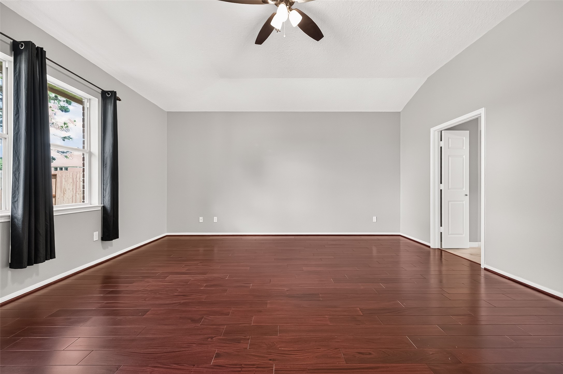 405 Wickford Court, League City, TX 77573