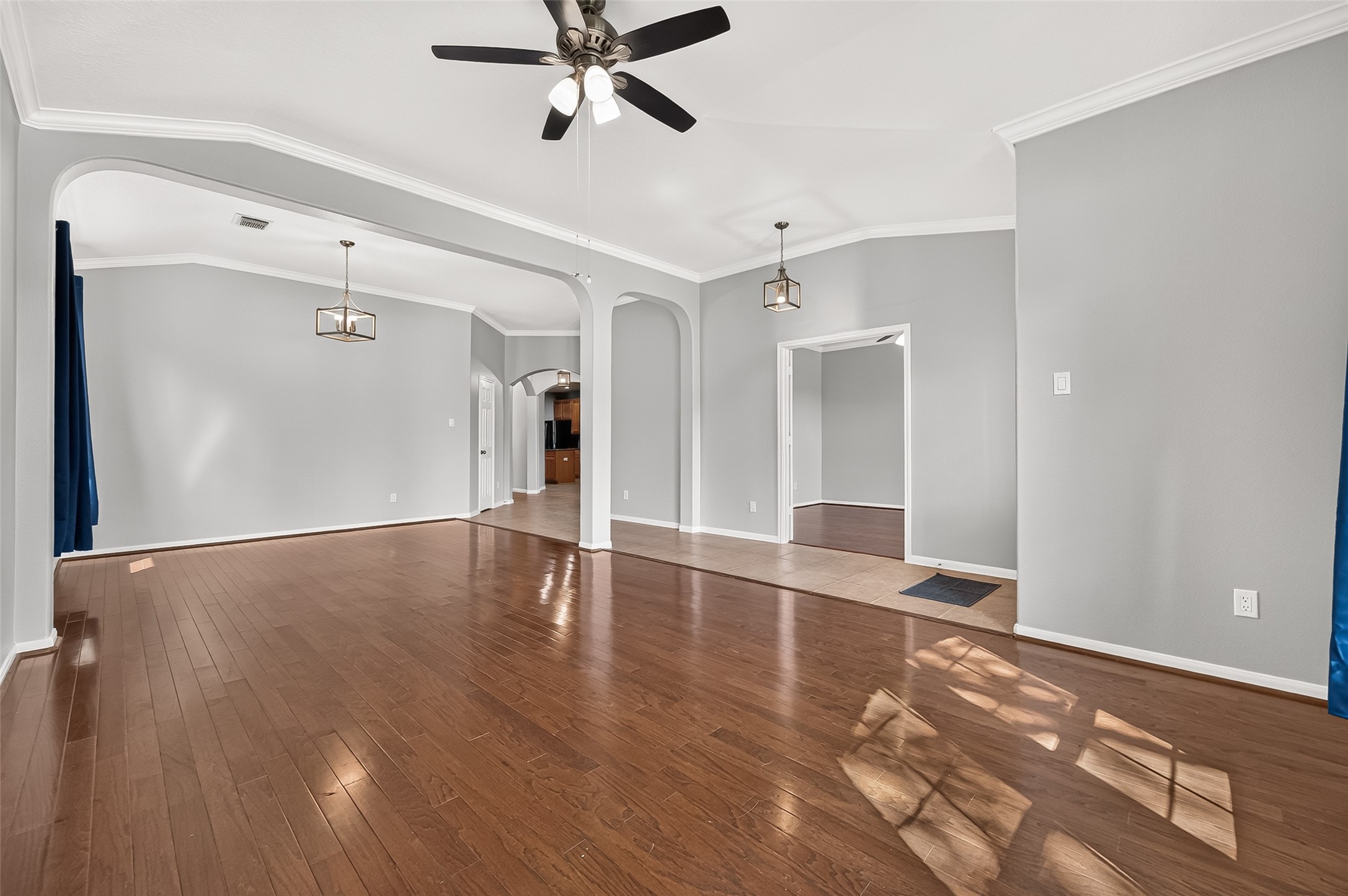 405 Wickford Court, League City, TX 77573