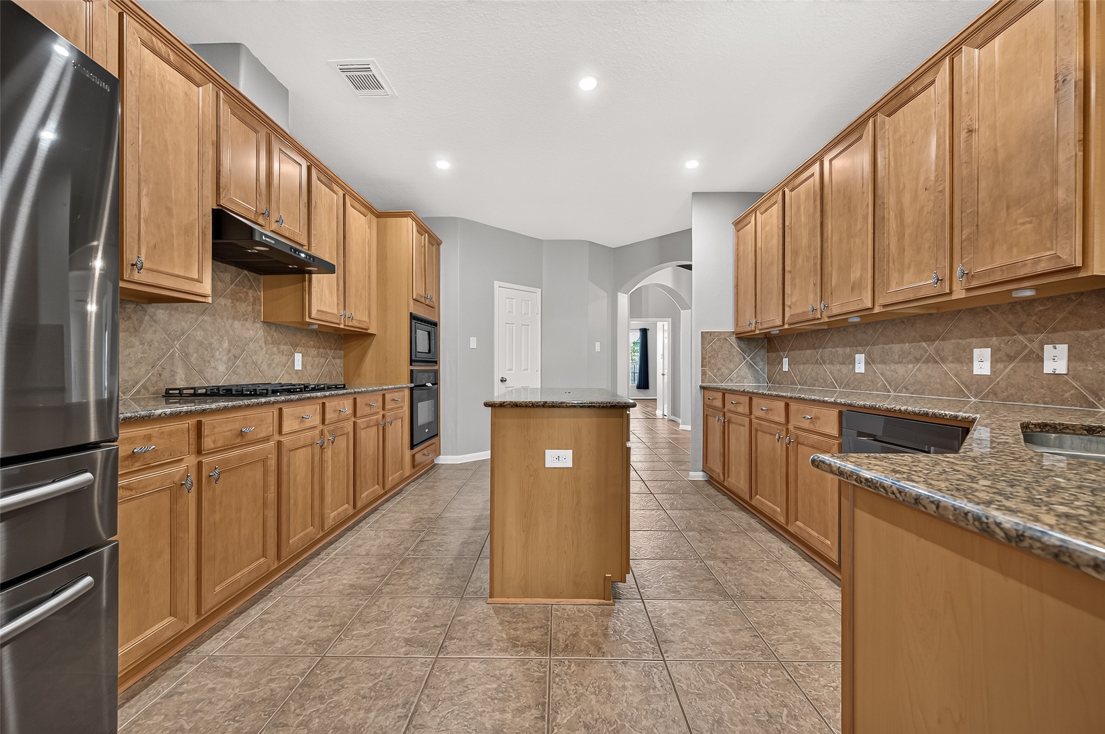 405 Wickford Court, League City, TX 77573