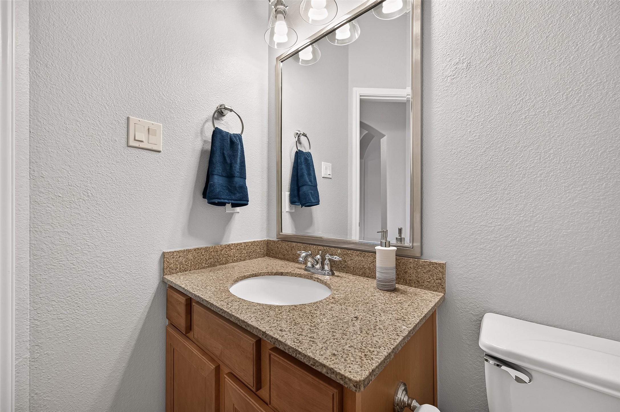 405 Wickford Court, League City, TX 77573