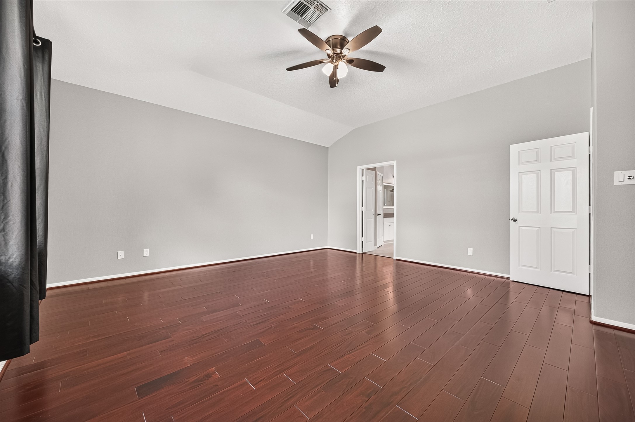 405 Wickford Court, League City, TX 77573
