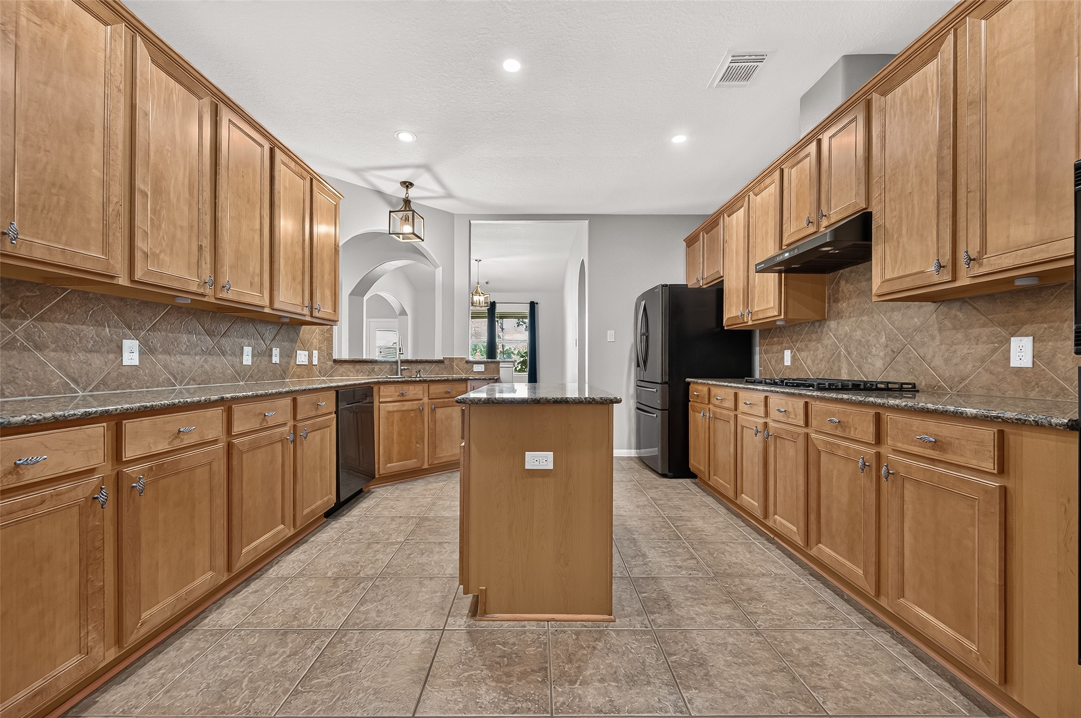 405 Wickford Court, League City, TX 77573