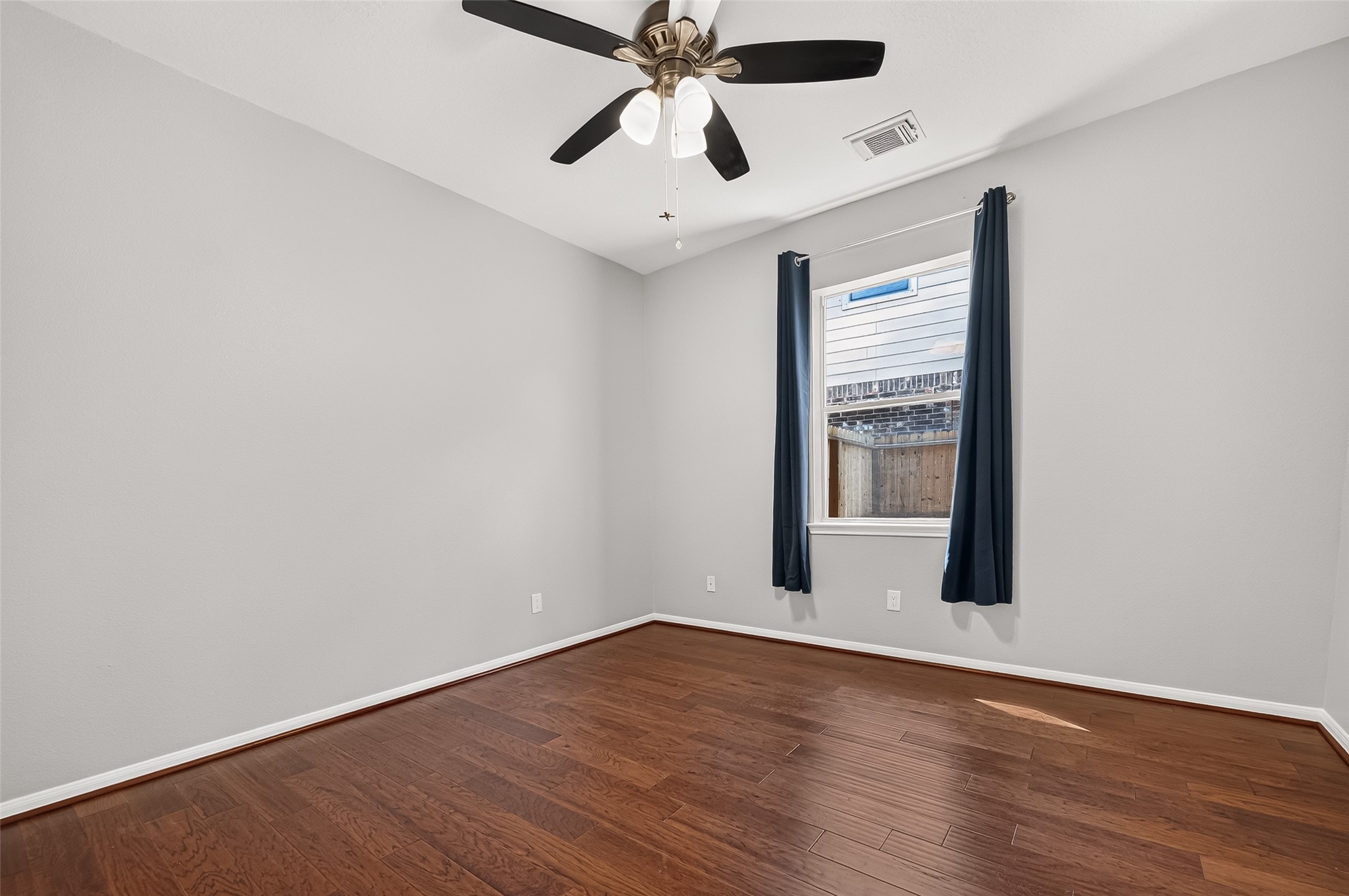 405 Wickford Court, League City, TX 77573