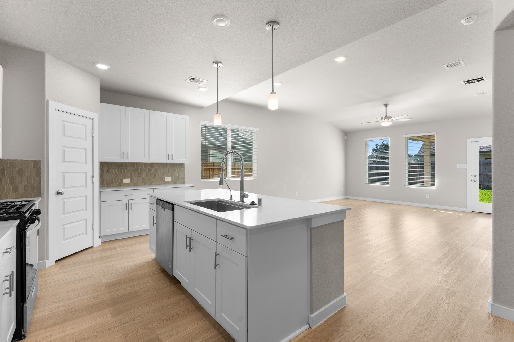 14115 Greystone Terrace Street, Magnolia, TX 77354
