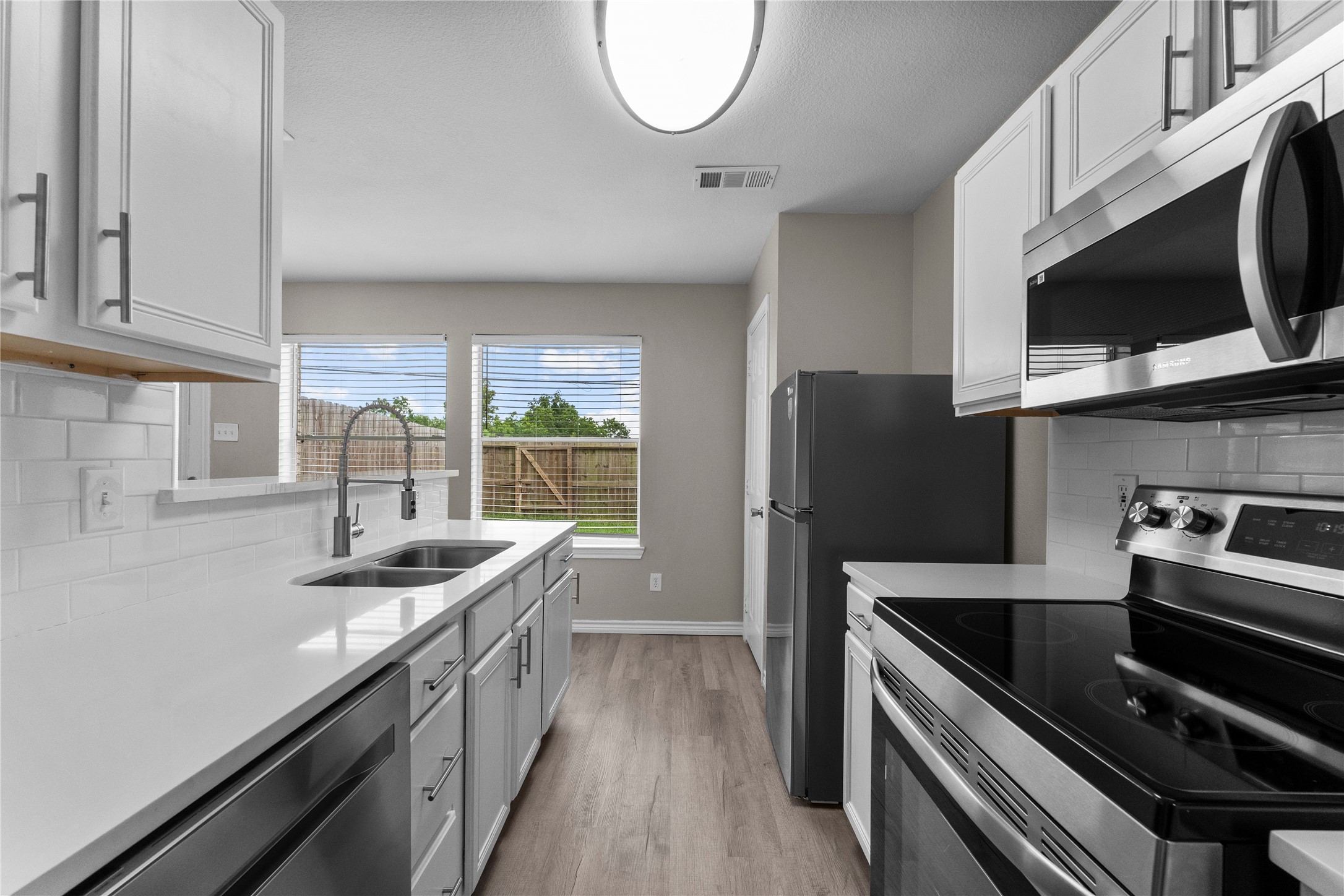 128 Green Isle Avenue, Dickinson, TX 77539 128 Green Isle Avenue, Dickinson, TX 77539