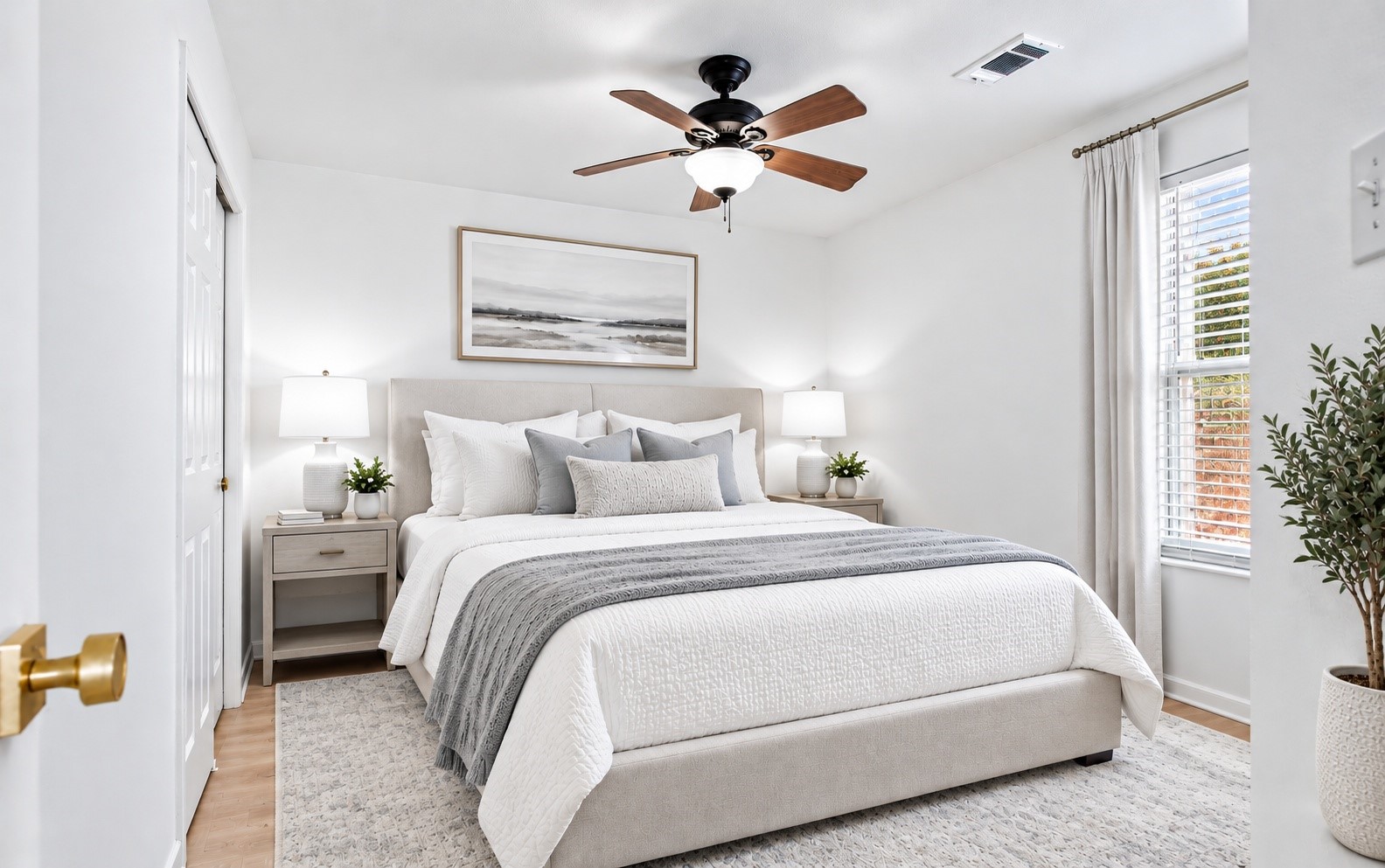 One of the secondary bedrooms!
*This photo has been virtually staged*