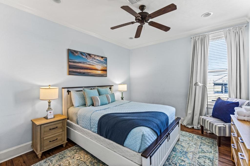 800 West Lane, Crystal Beach, TX 77650