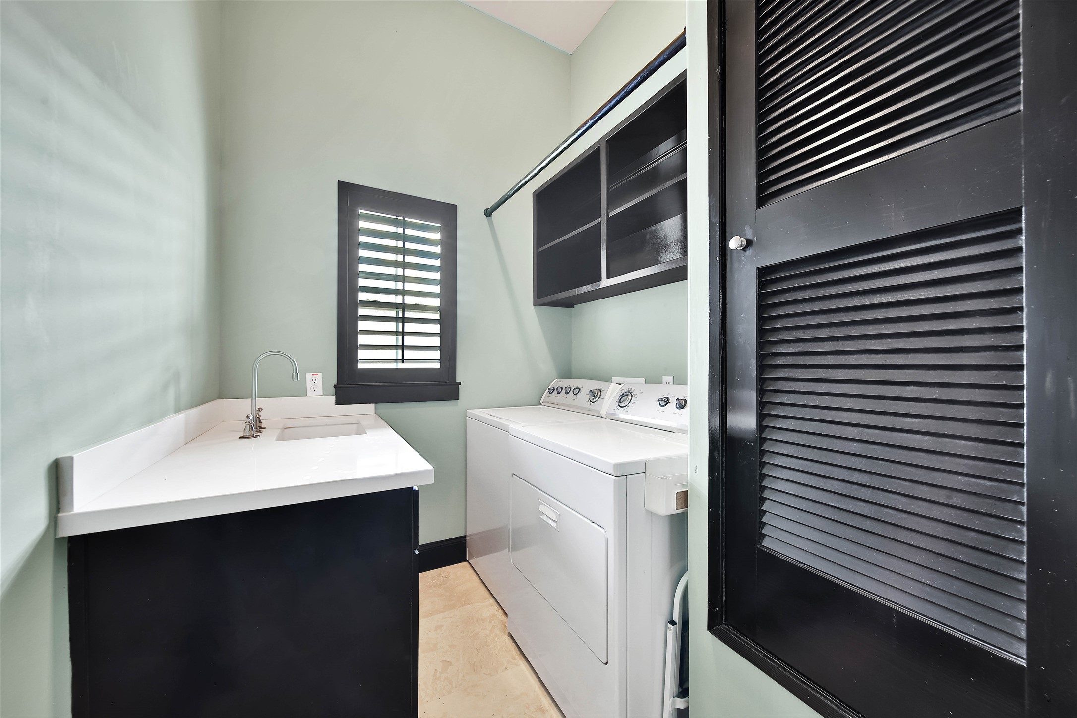 1818 Binz Street, #E, Houston, TX 77004