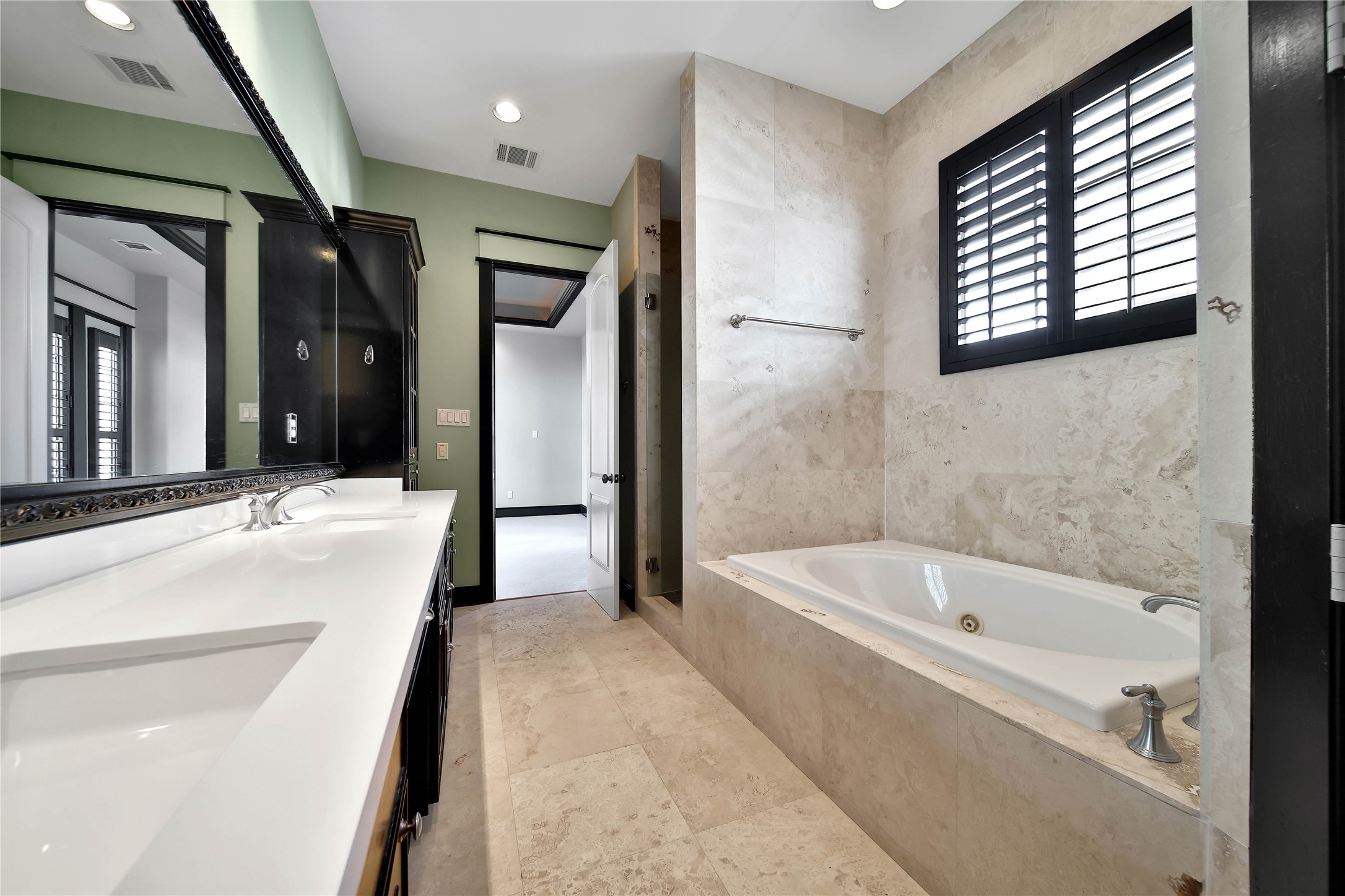 1818 Binz Street, #E, Houston, TX 77004