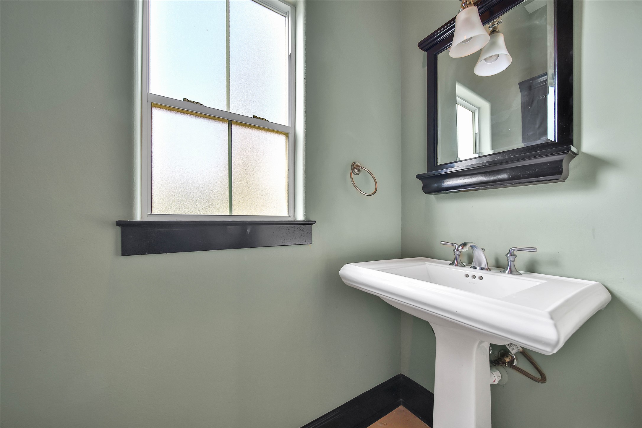1818 Binz Street, #E, Houston, TX 77004
