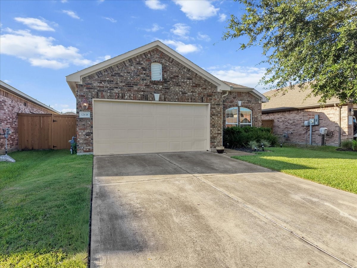 12638 Pirate Bend Drive, La Marque, TX 77568