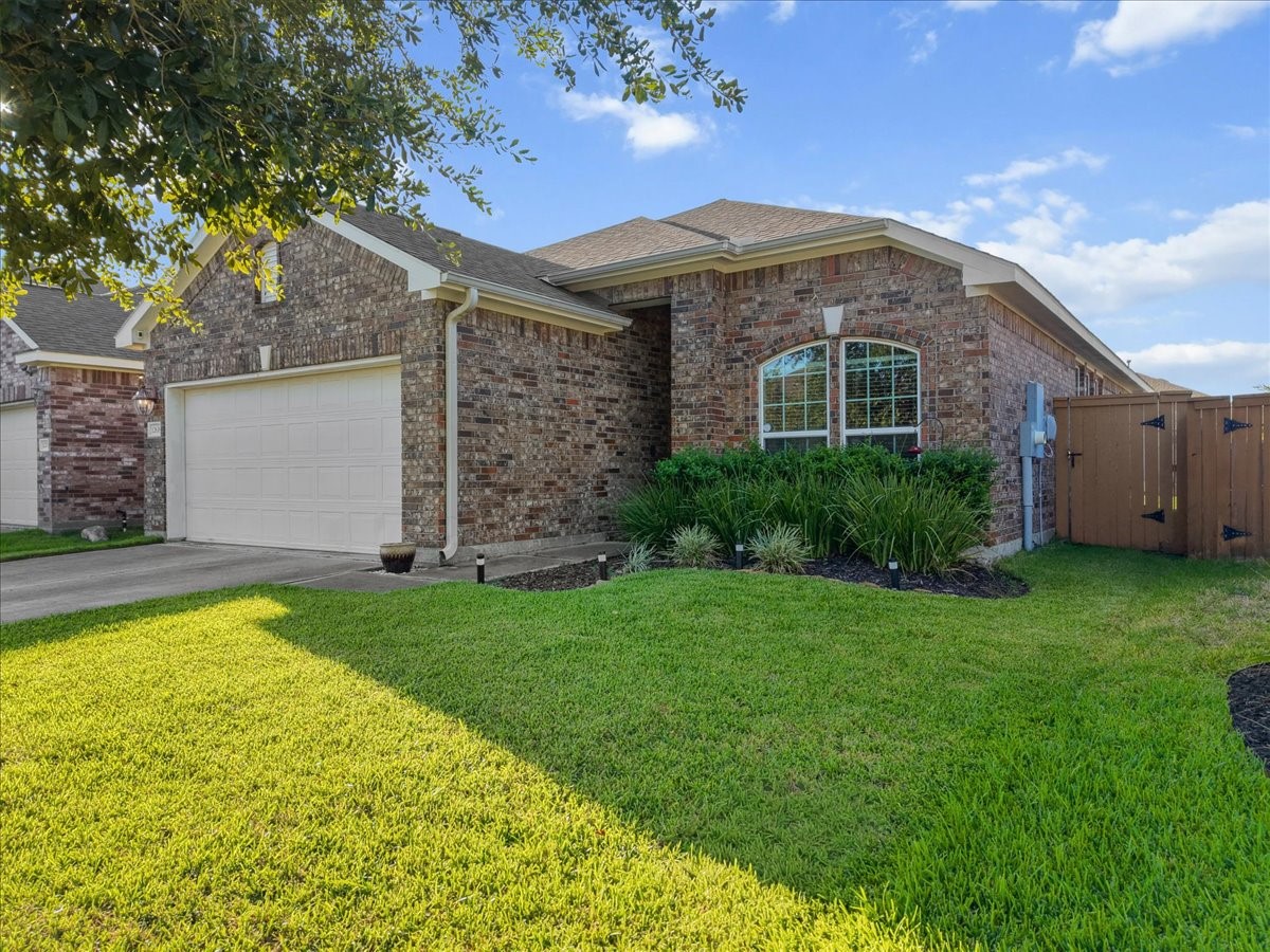 12638 Pirate Bend Drive, La Marque, TX 77568
