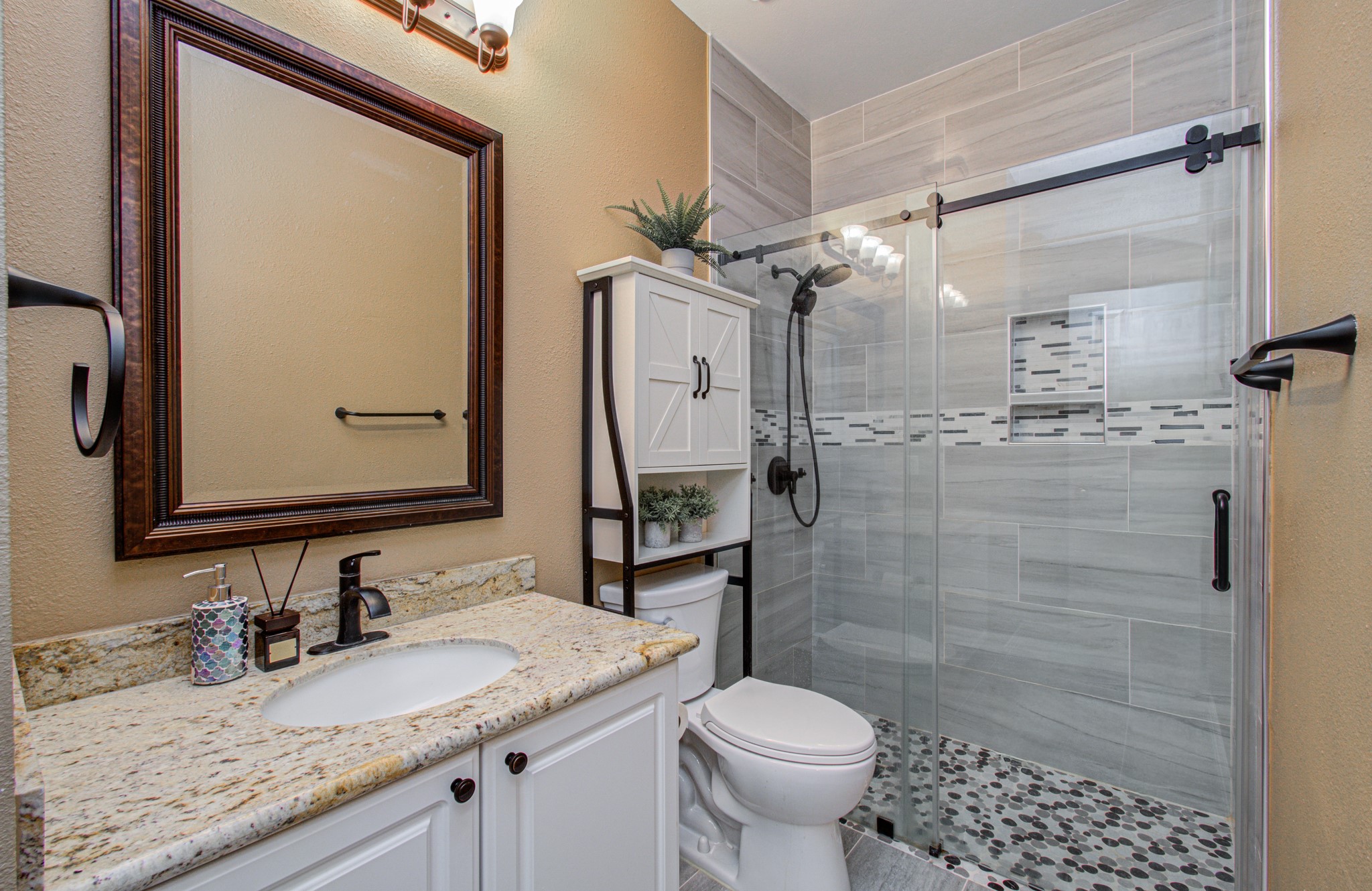 411 Crestridge Drive, Sugar Land, TX 77479