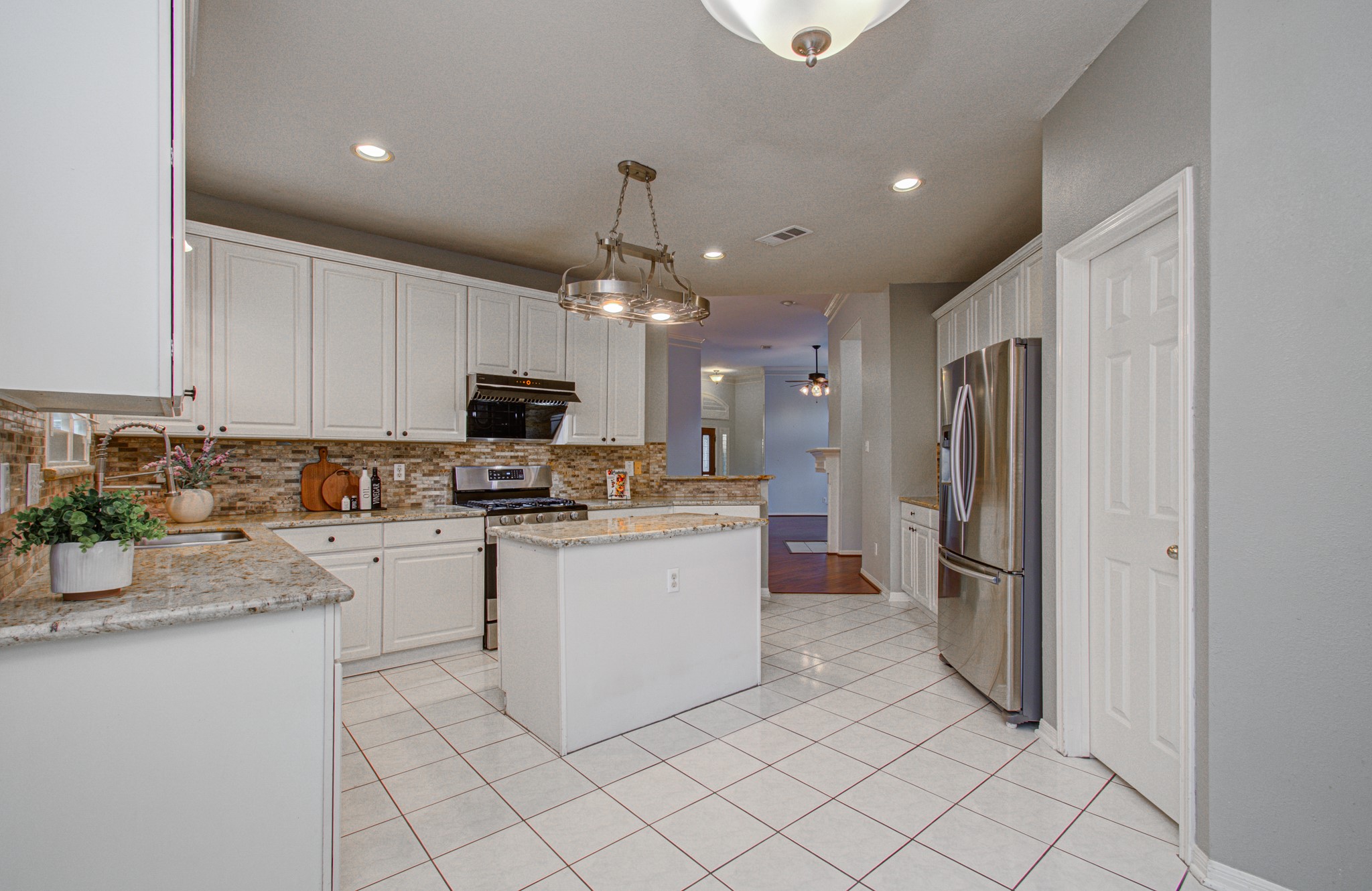 411 Crestridge Drive, Sugar Land, TX 77479