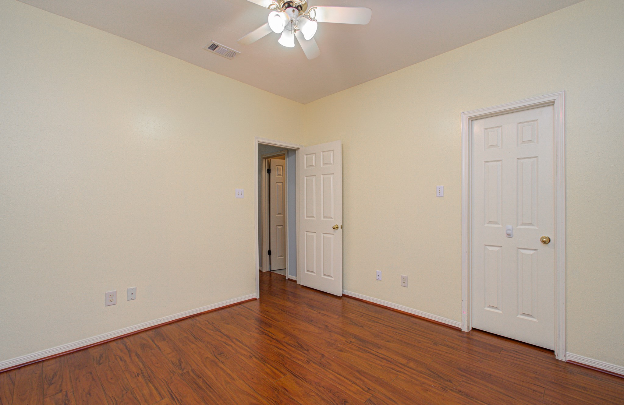 411 Crestridge Drive, Sugar Land, TX 77479