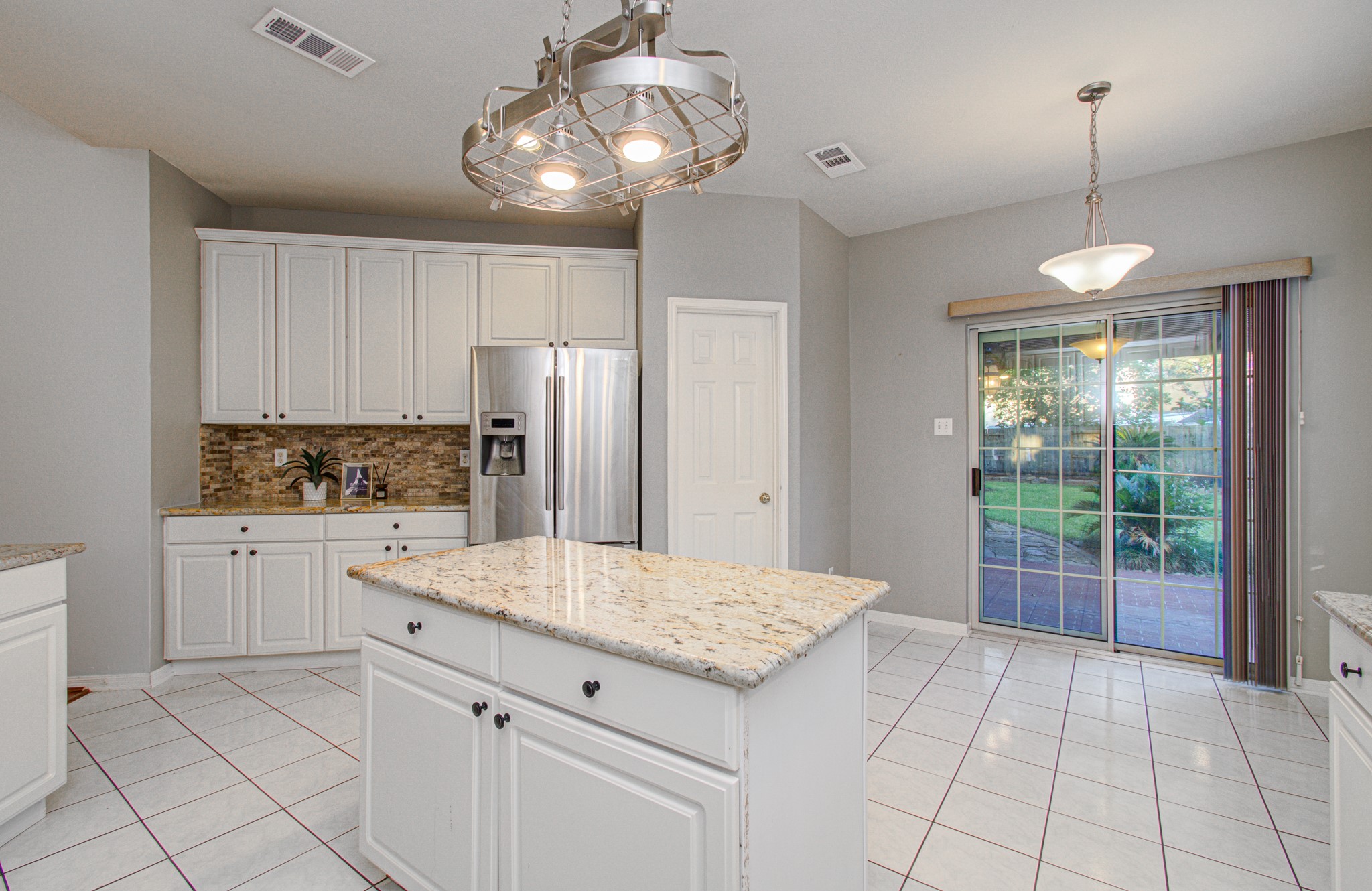 411 Crestridge Drive, Sugar Land, TX 77479