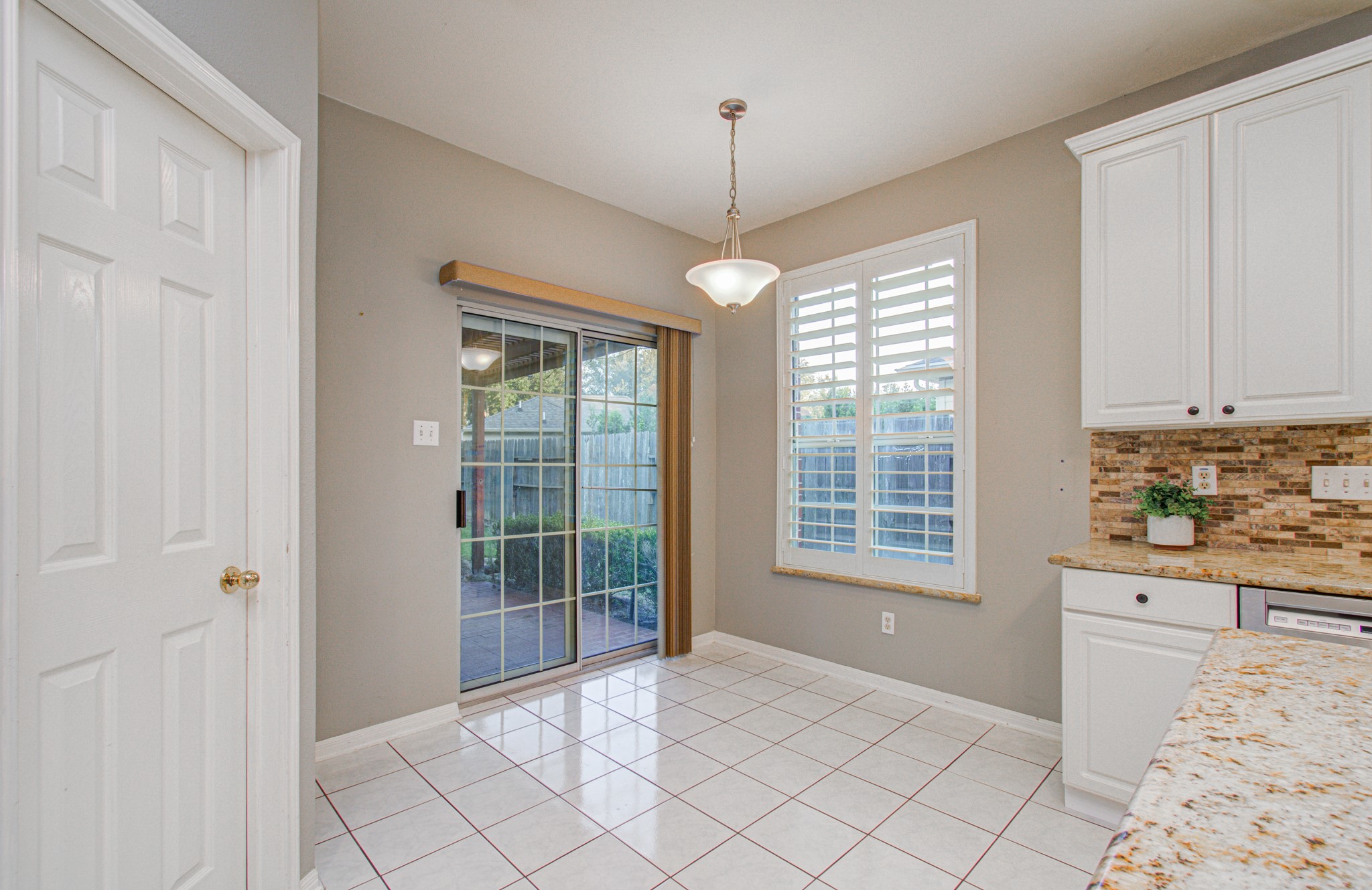 411 Crestridge Drive, Sugar Land, TX 77479
