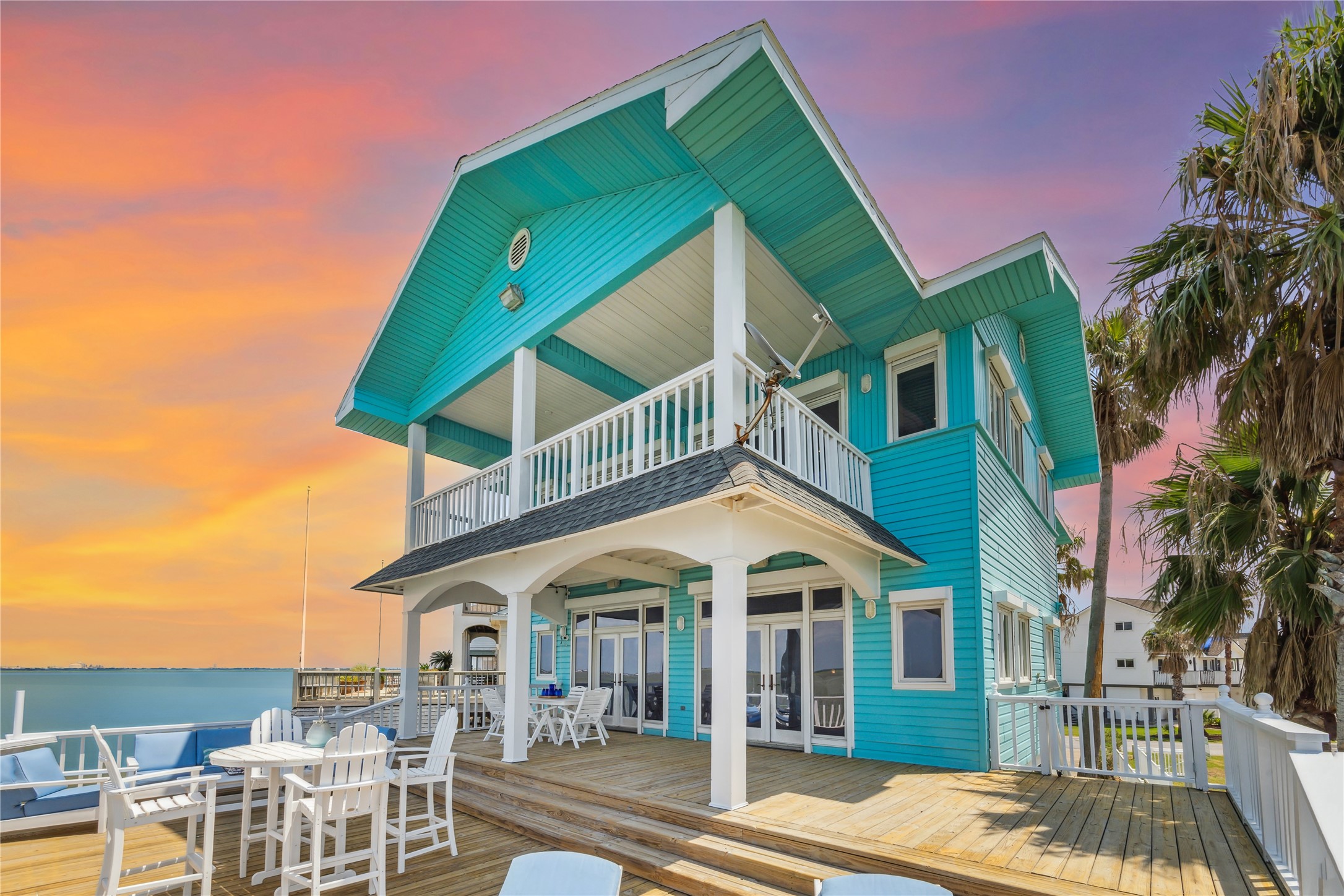 139 Isles End Road, Tiki Island, TX 77554