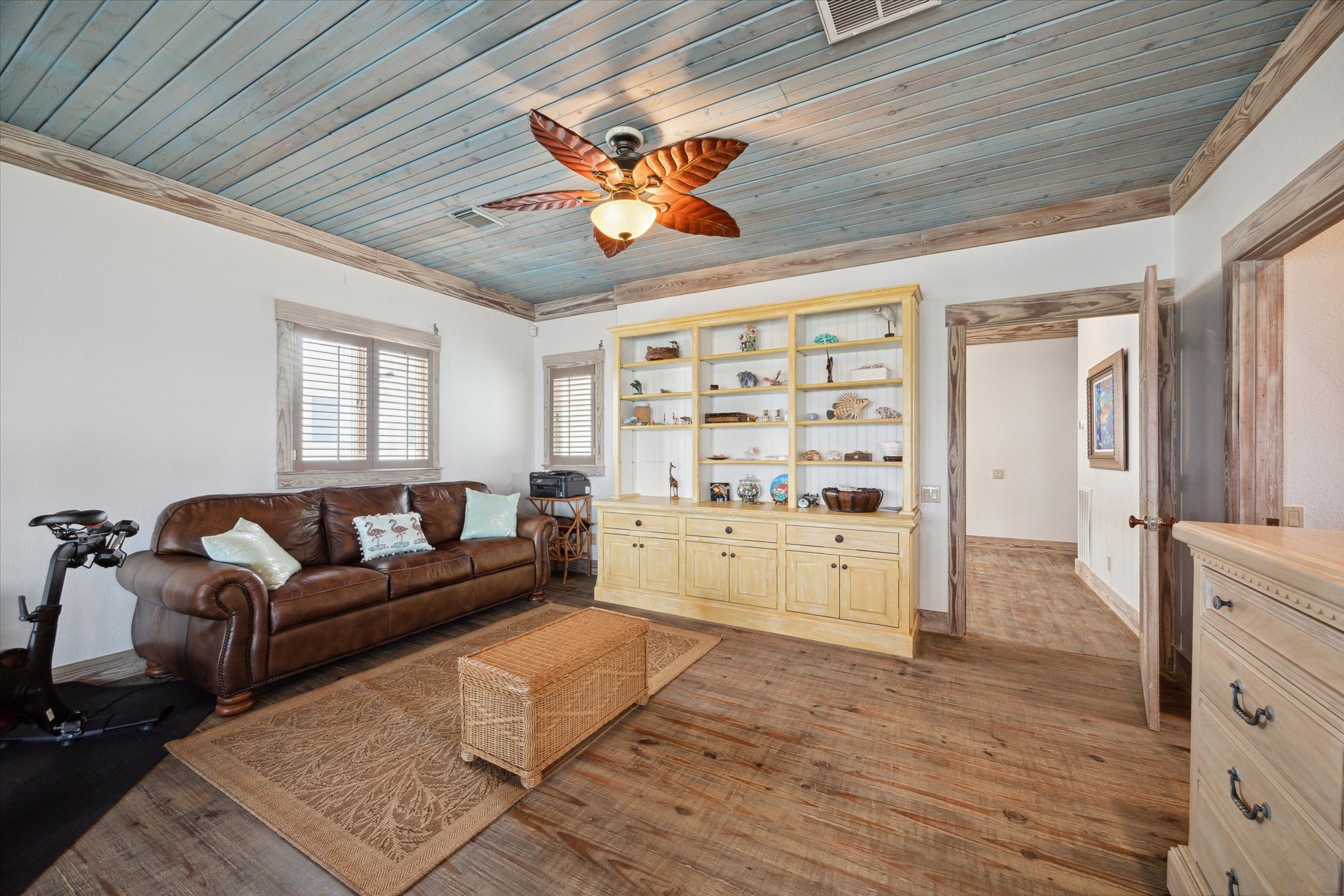 139 Isles End Road, Tiki Island, TX 77554