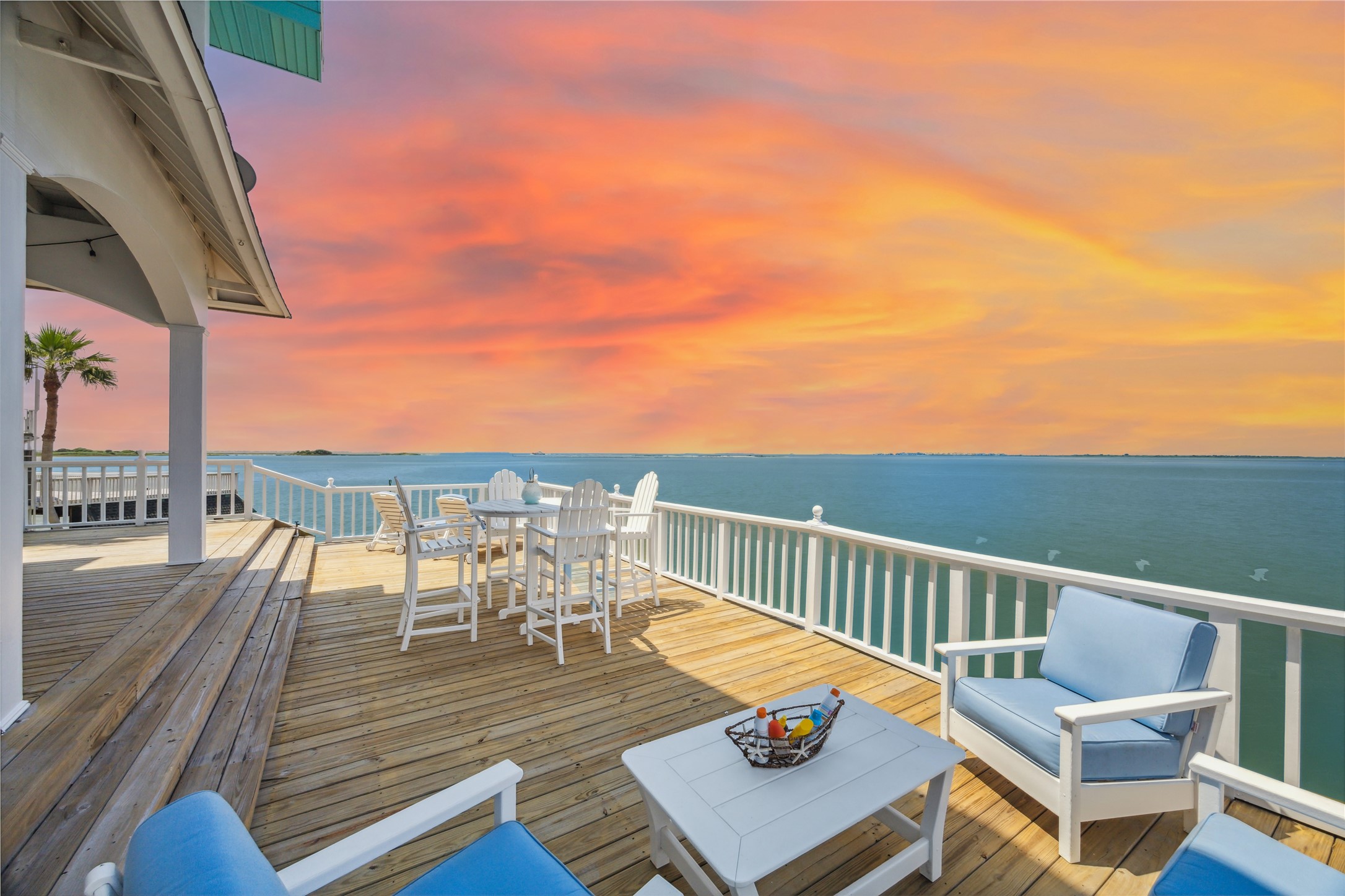 139 Isles End Road, Tiki Island, TX 77554