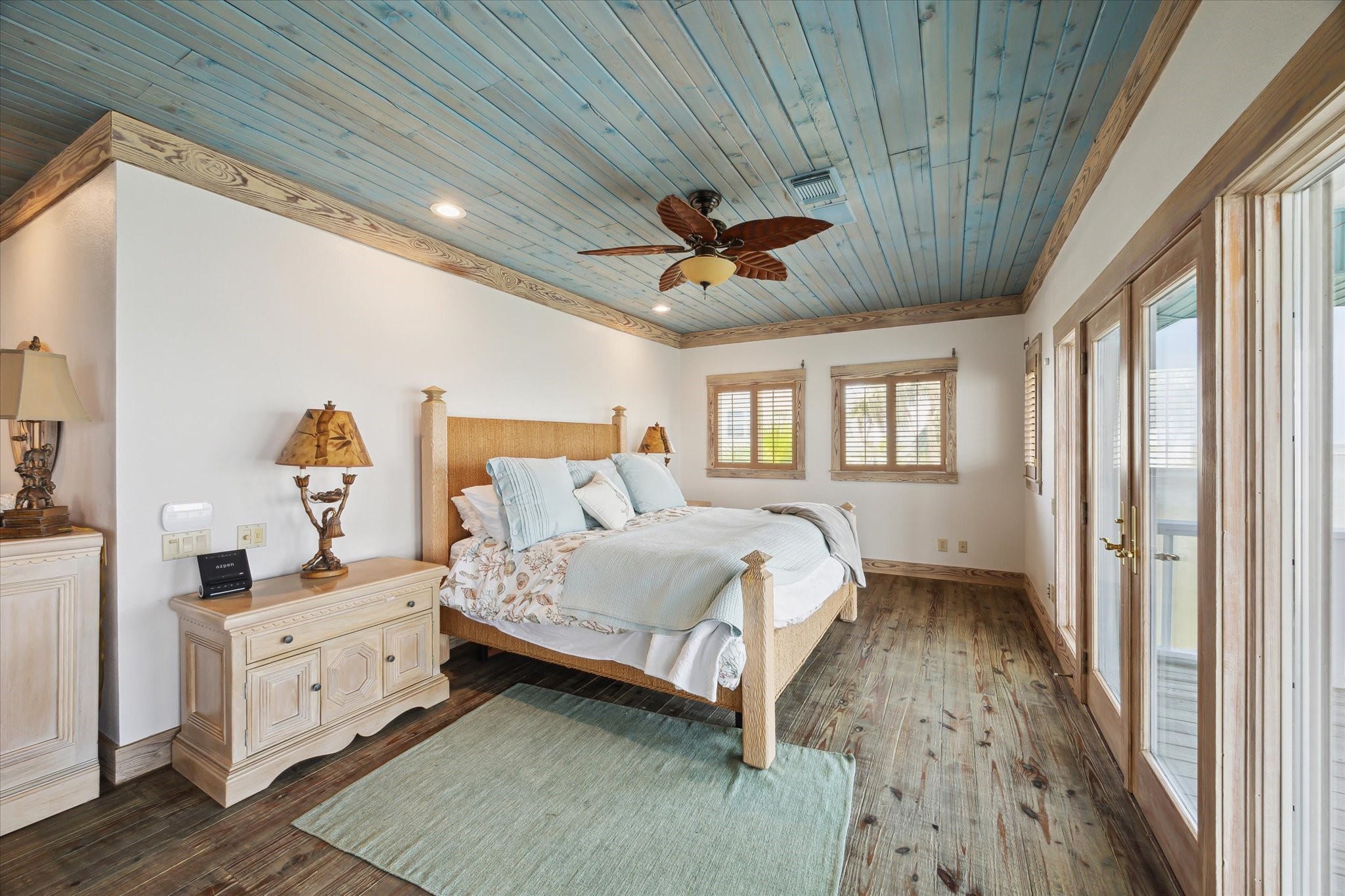 139 Isles End Road, Tiki Island, TX 77554