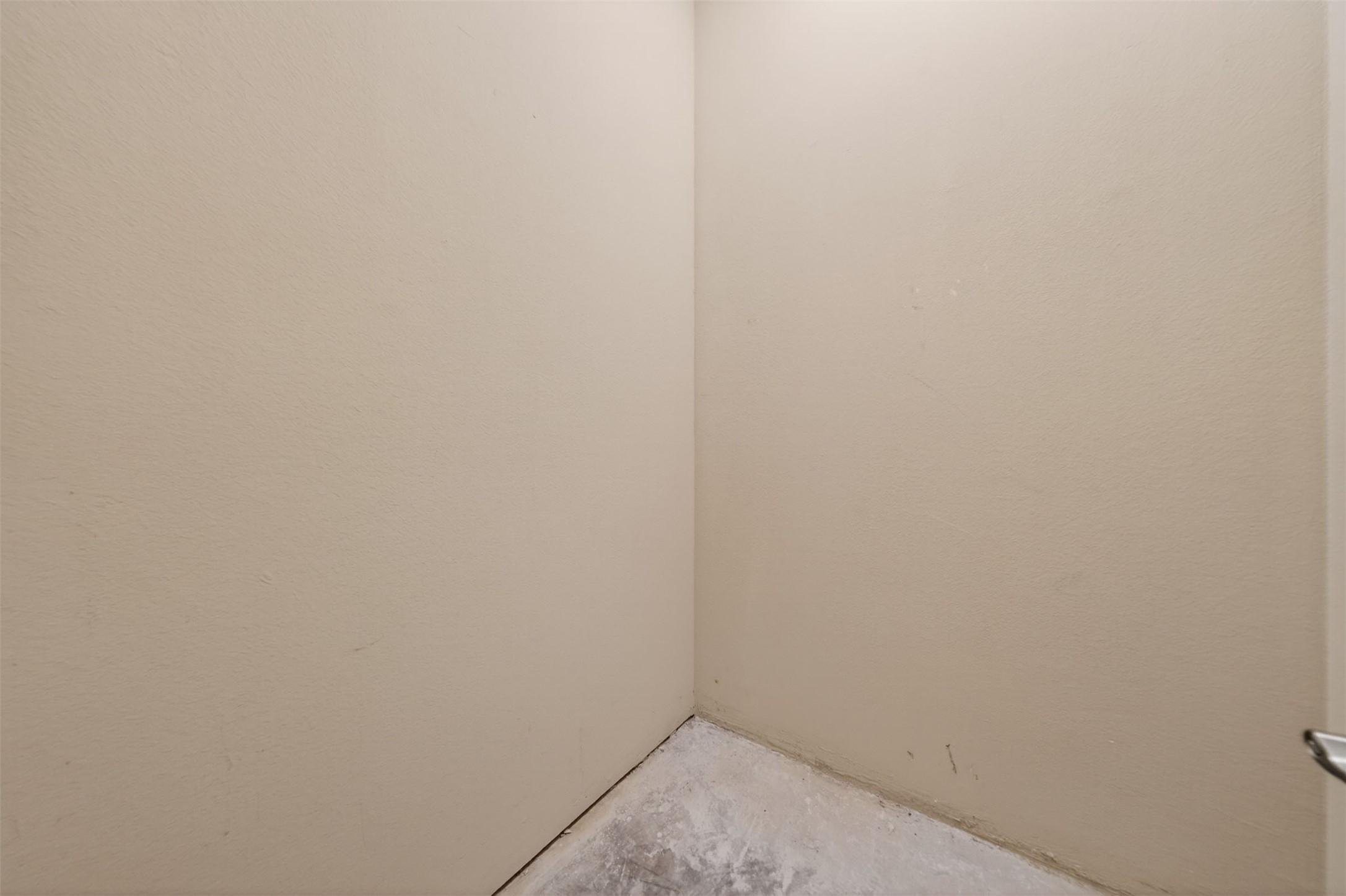 Discover the convenience of a private 6'x5' storage room on the 3rd floor, perfect for organizing your essentials seamlessly.