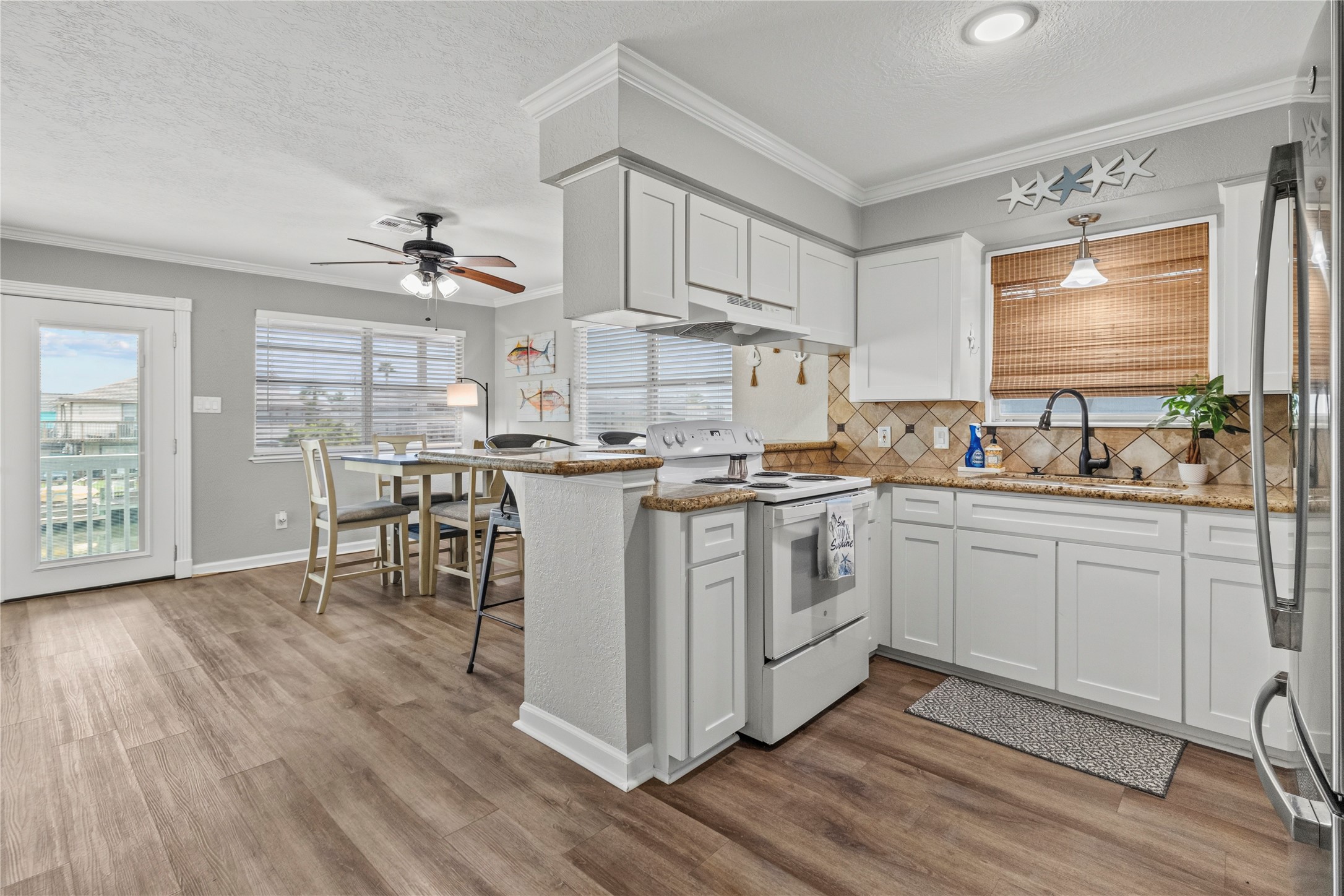 Kitchen and bar area