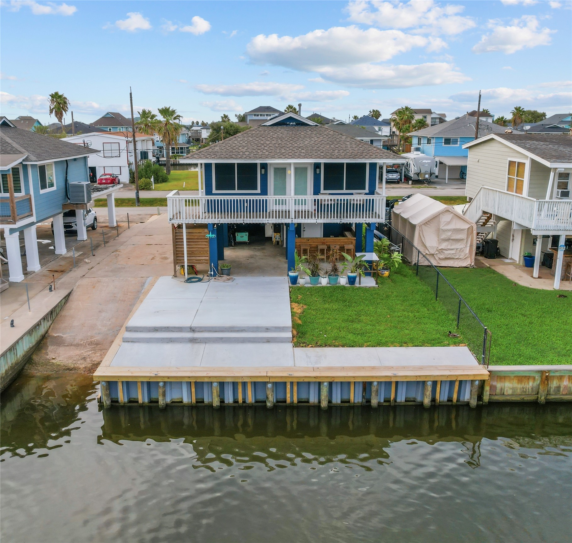 250 Barracuda Street, Bayou Vista, TX 77563