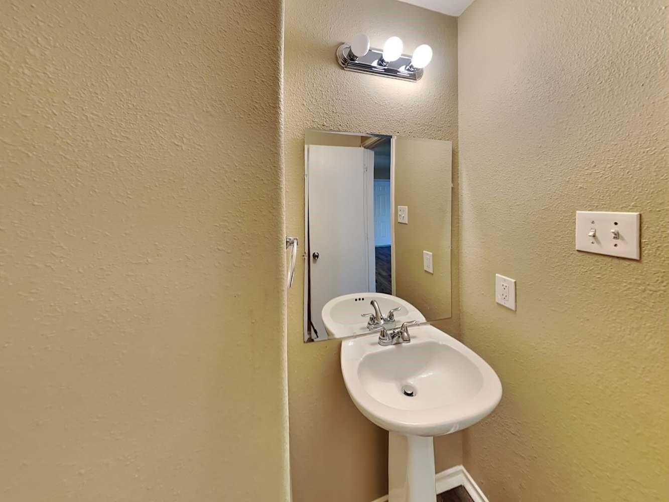 1466 Grand Prince Lane, Houston, TX 77073
