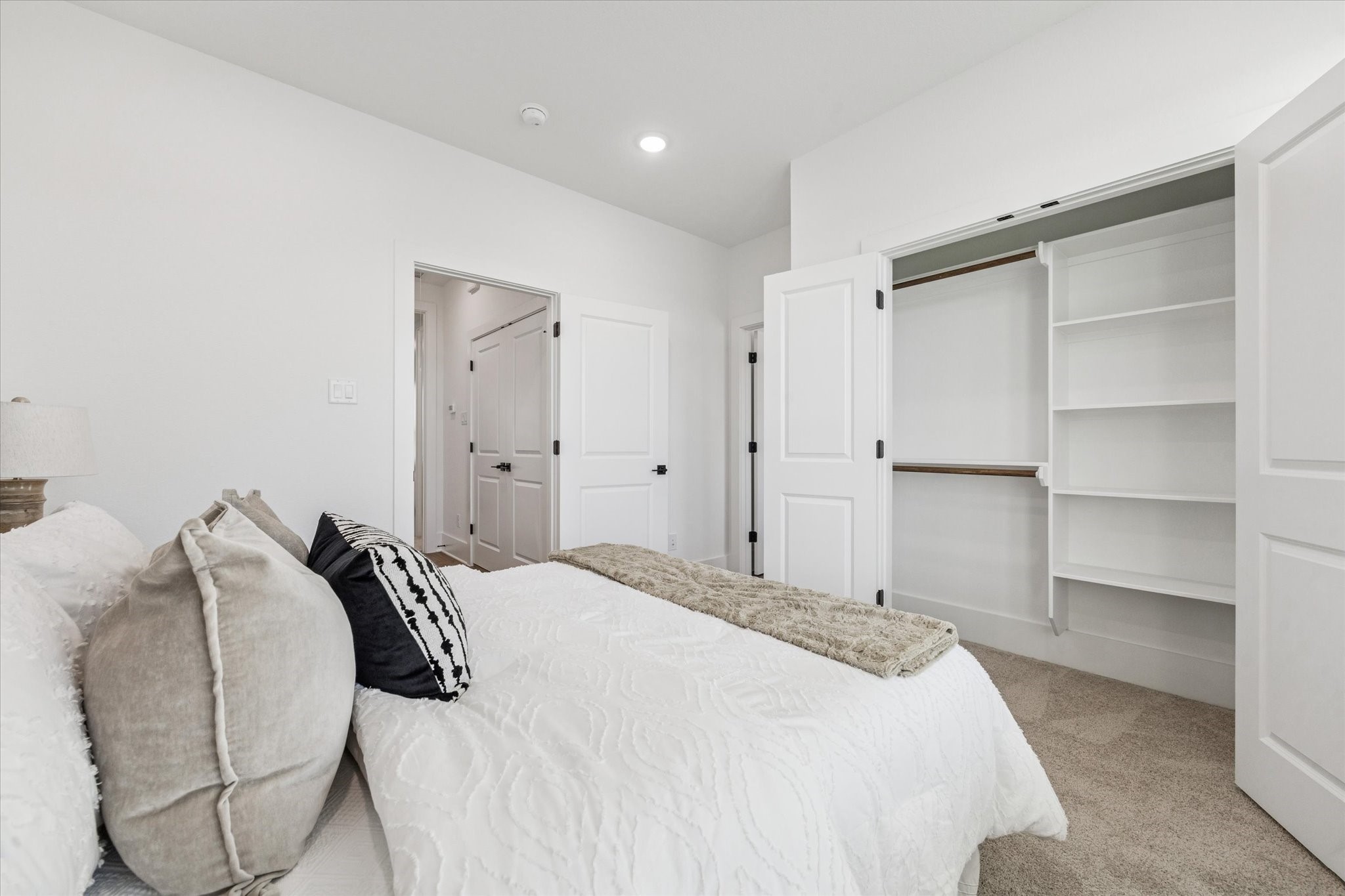 5622 Azores, Houston, TX 77091
