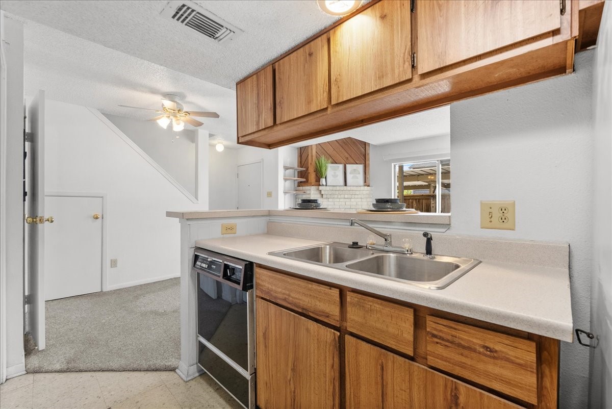 1900 Bay Area Boulevard, #C118, Houston, TX 77058