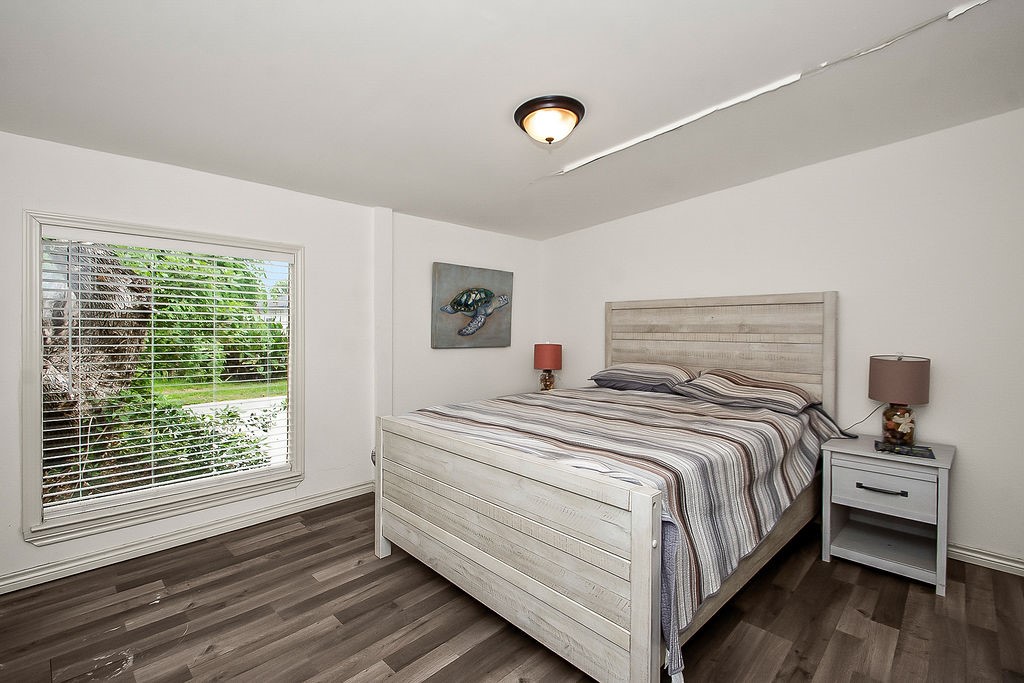 131 5th Street, San Leon, TX 77539