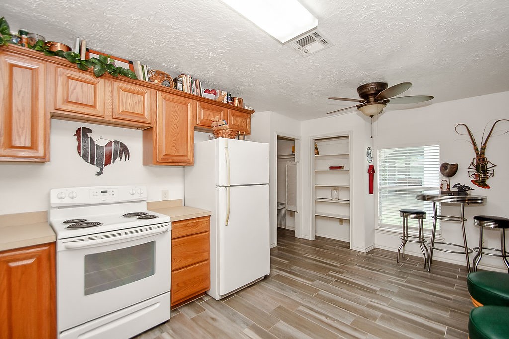 131 5th Street, San Leon, TX 77539
