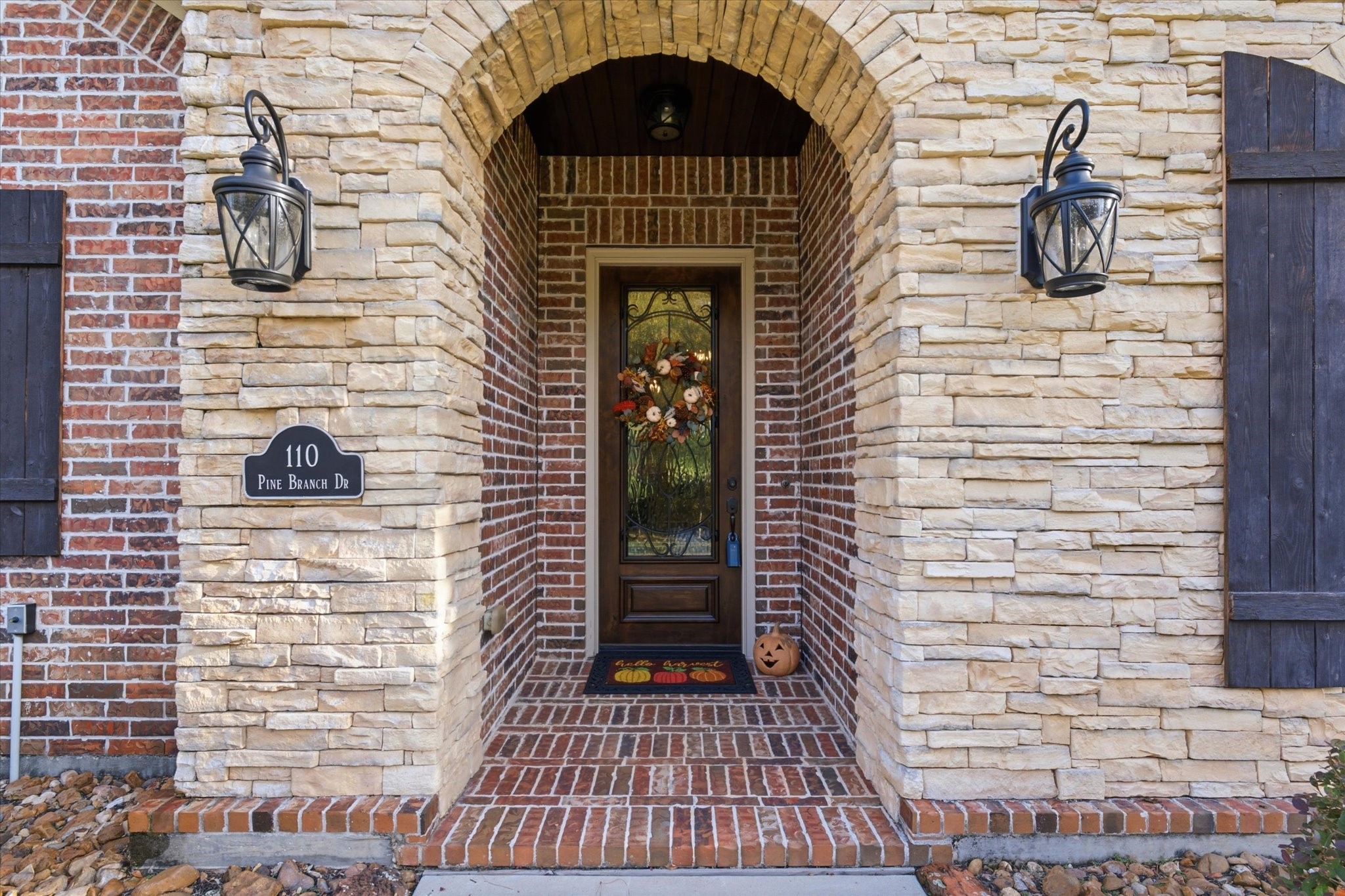110 Pine Branch Drive, Montgomery, TX 77356